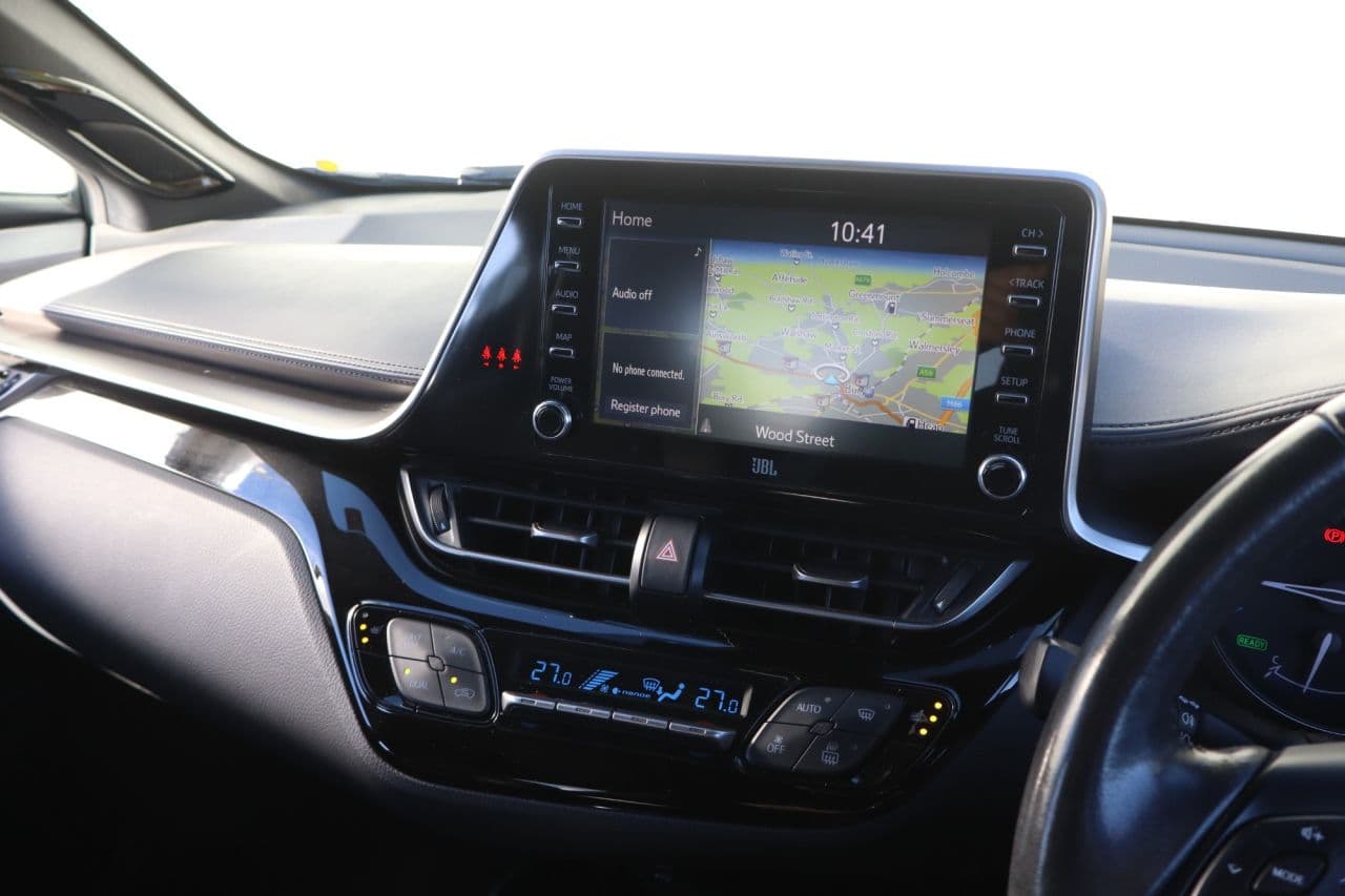 Toyota C-hr 2.0 VVT-h Orange Edition — image 21