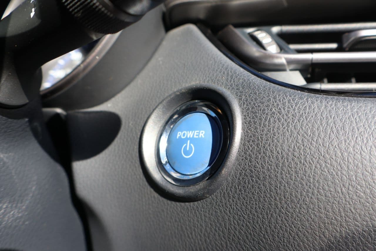 Toyota C-hr 2.0 VVT-h Orange Edition — image 38