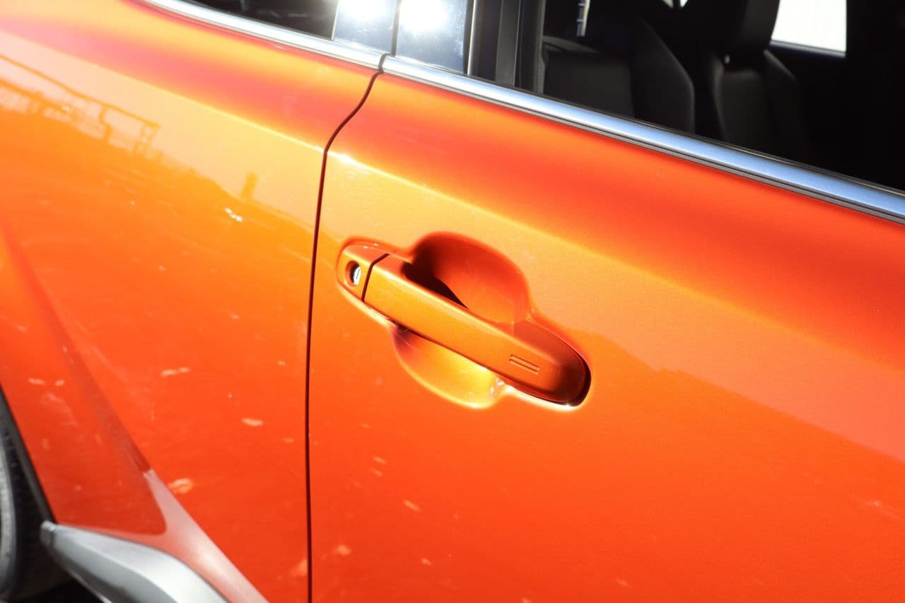 Toyota C-hr 2.0 VVT-h Orange Edition — image 51