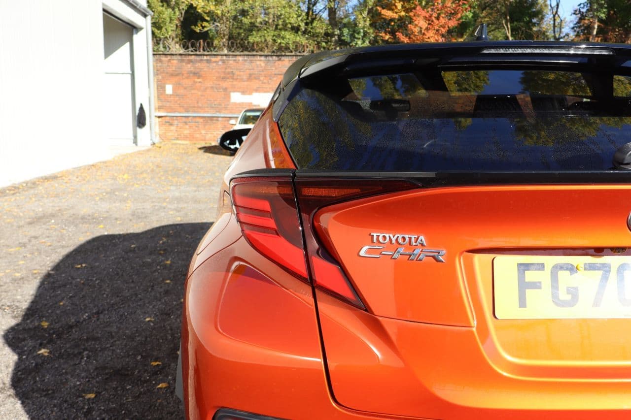 Toyota C-hr 2.0 VVT-h Orange Edition — image 54