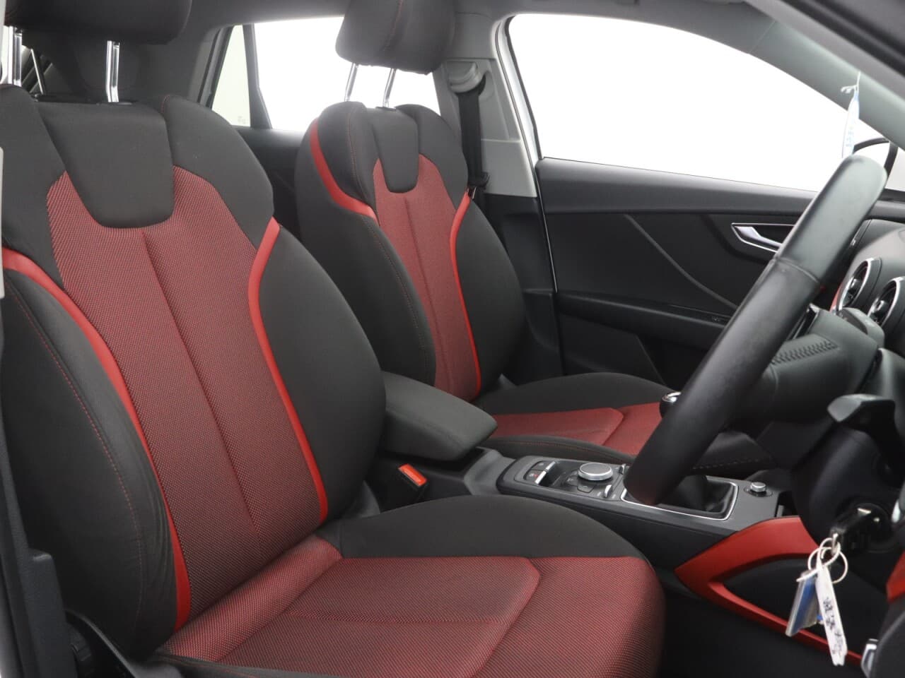 Audi Q2 1.5 TFSI CoD 35 Sport (Pan Roof Comfort+Sound) — image 14