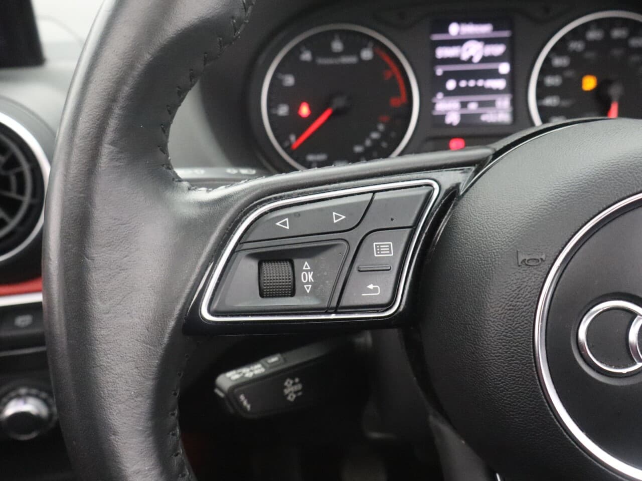 Audi Q2 1.5 TFSI CoD 35 Sport (Pan Roof Comfort+Sound) — image 18