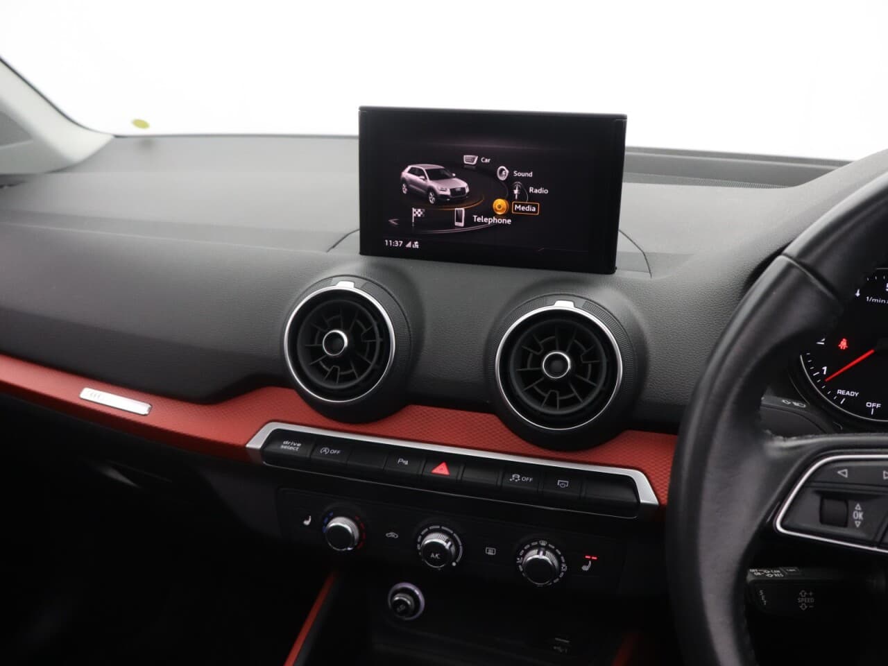 Audi Q2 1.5 TFSI CoD 35 Sport (Pan Roof Comfort+Sound) — image 35