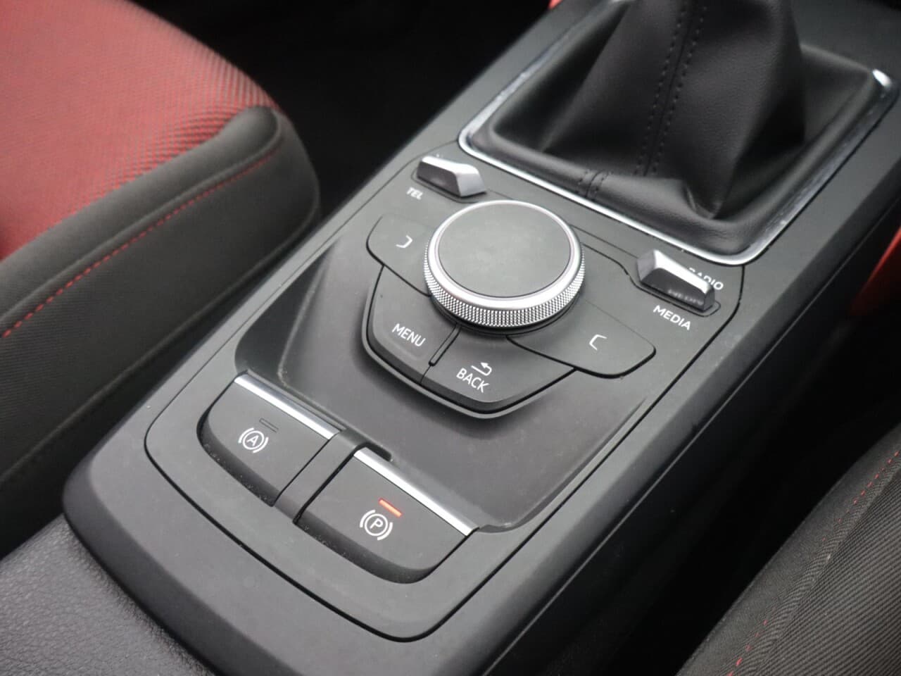 Audi Q2 1.5 TFSI CoD 35 Sport (Pan Roof Comfort+Sound) — image 38