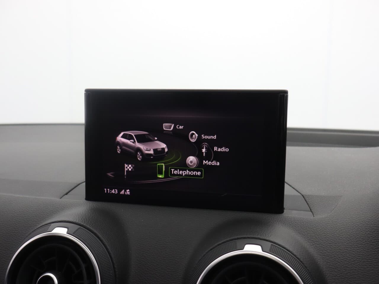 Audi Q2 1.5 TFSI CoD 35 Sport (Pan Roof Comfort+Sound) — image 44
