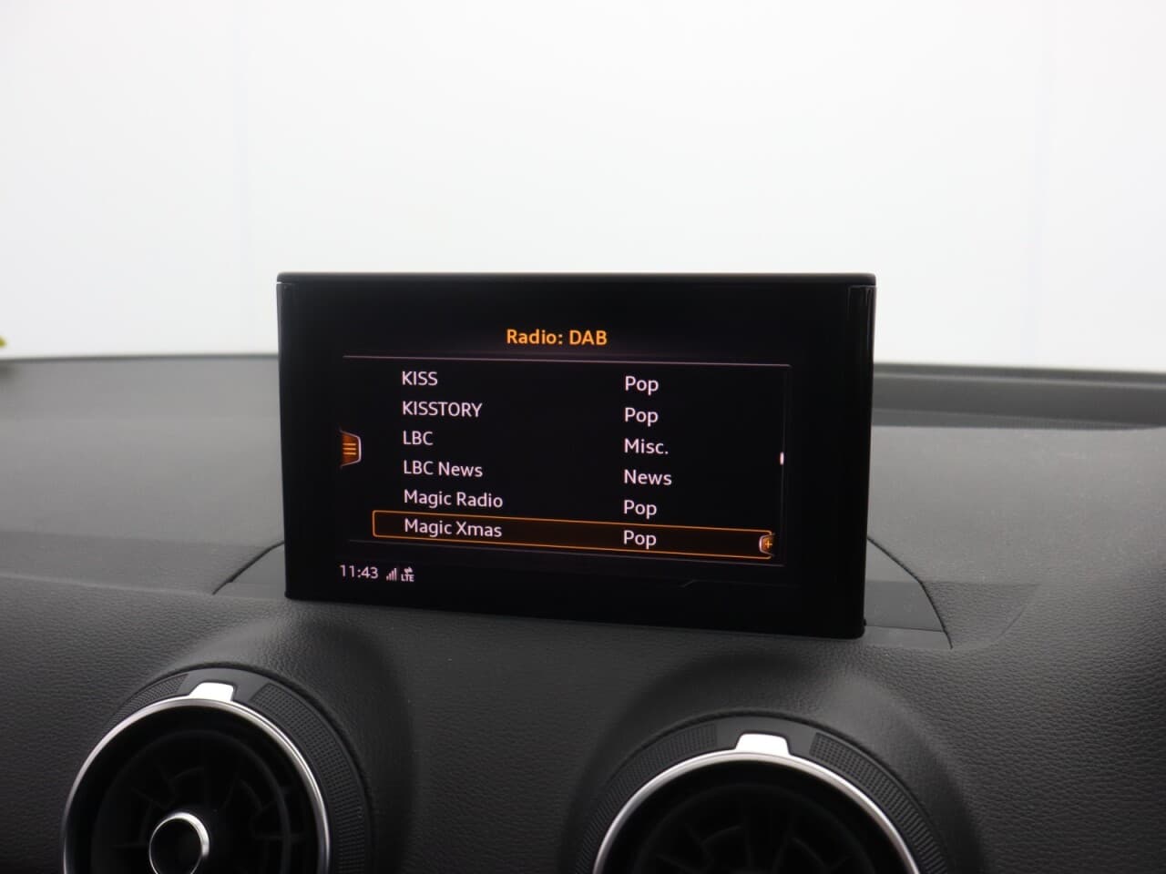 Audi Q2 1.5 TFSI CoD 35 Sport (Pan Roof Comfort+Sound) — image 45