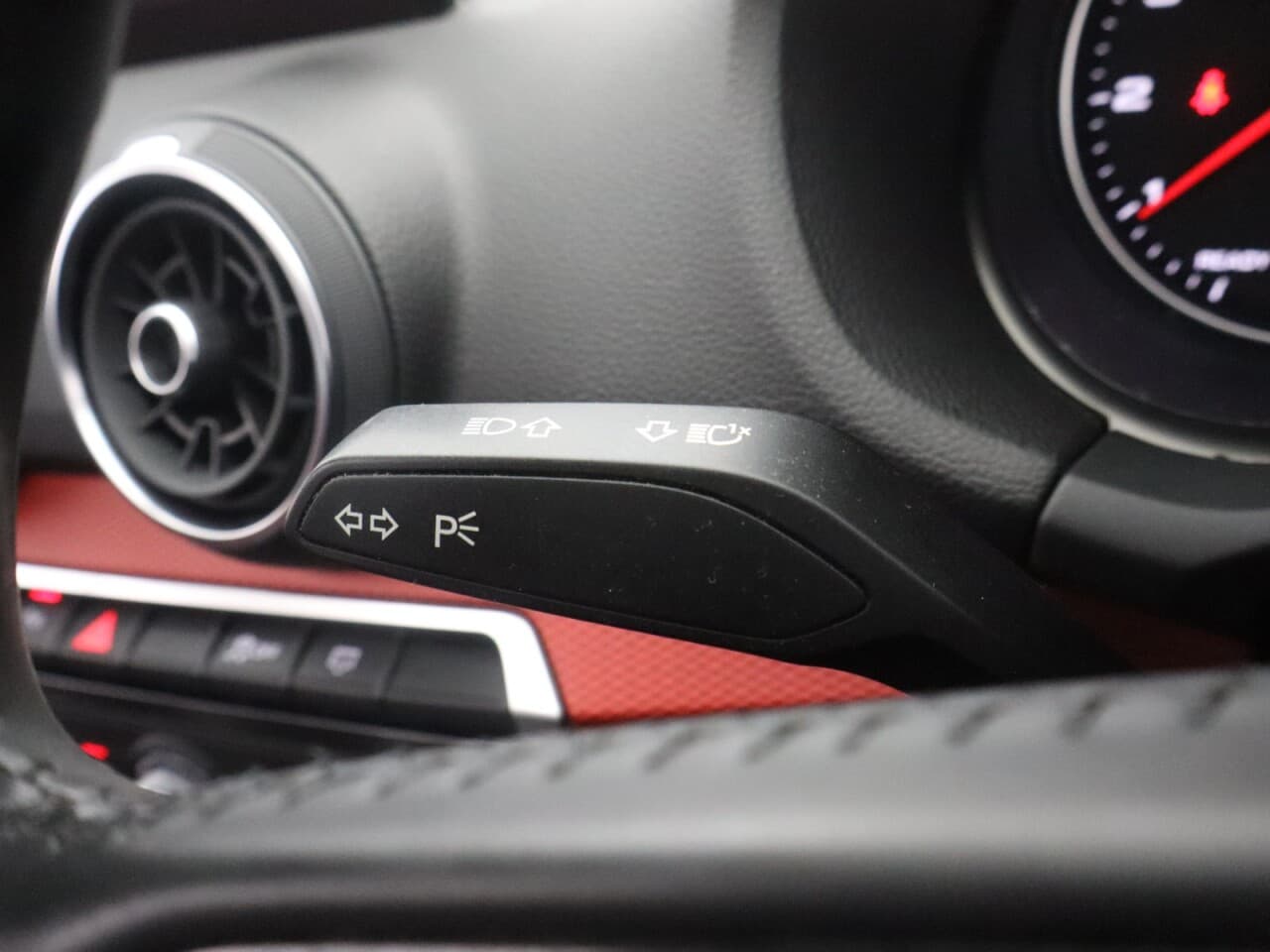 Audi Q2 1.5 TFSI CoD 35 Sport (Pan Roof Comfort+Sound) — image 47