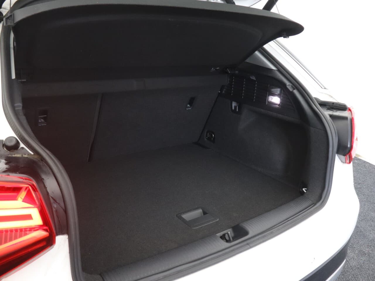 Audi Q2 1.5 TFSI CoD 35 Sport (Pan Roof Comfort+Sound) — image 55