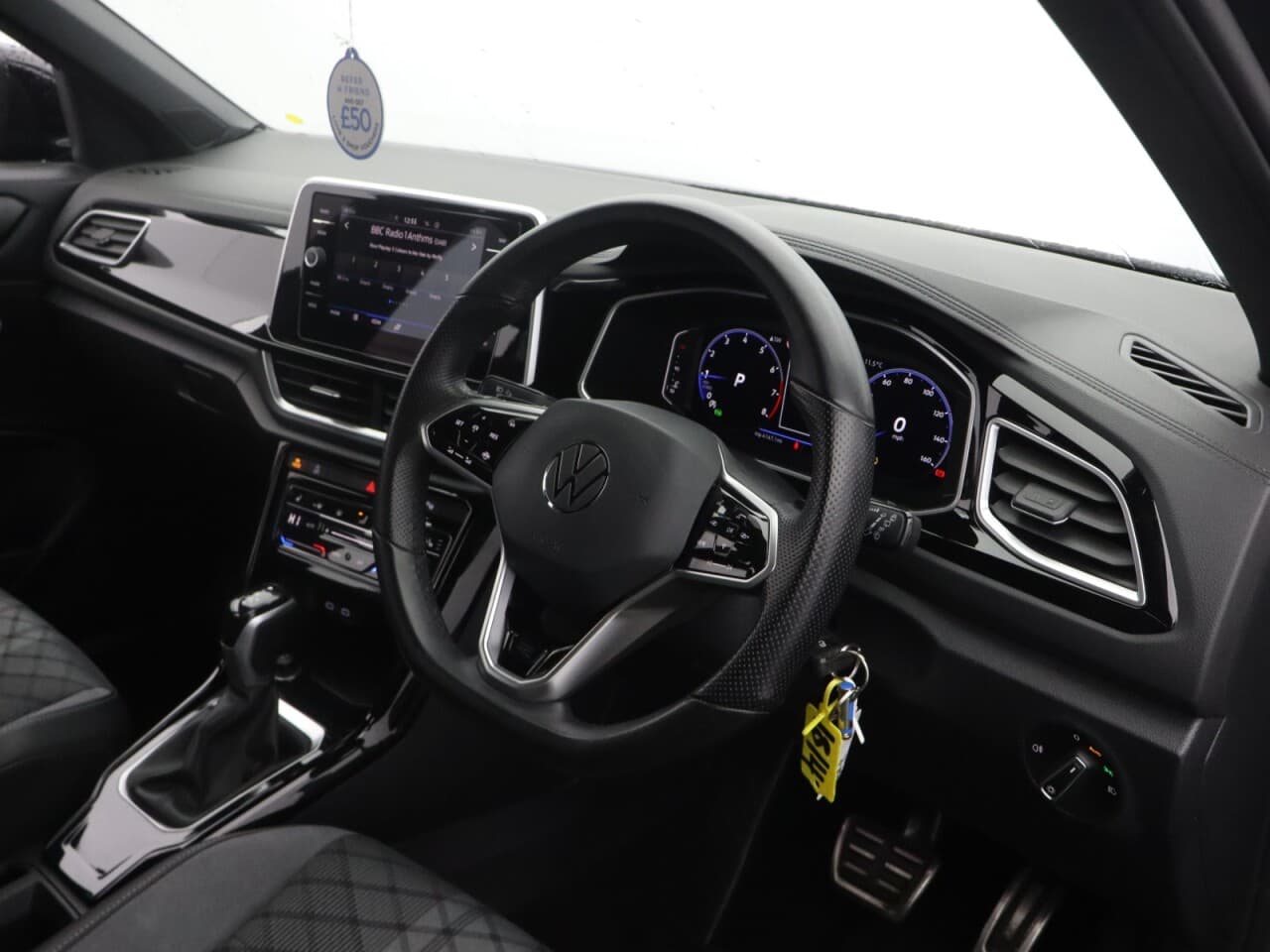Volkswagen T-Roc 1.5 TSI R-Line — image 12