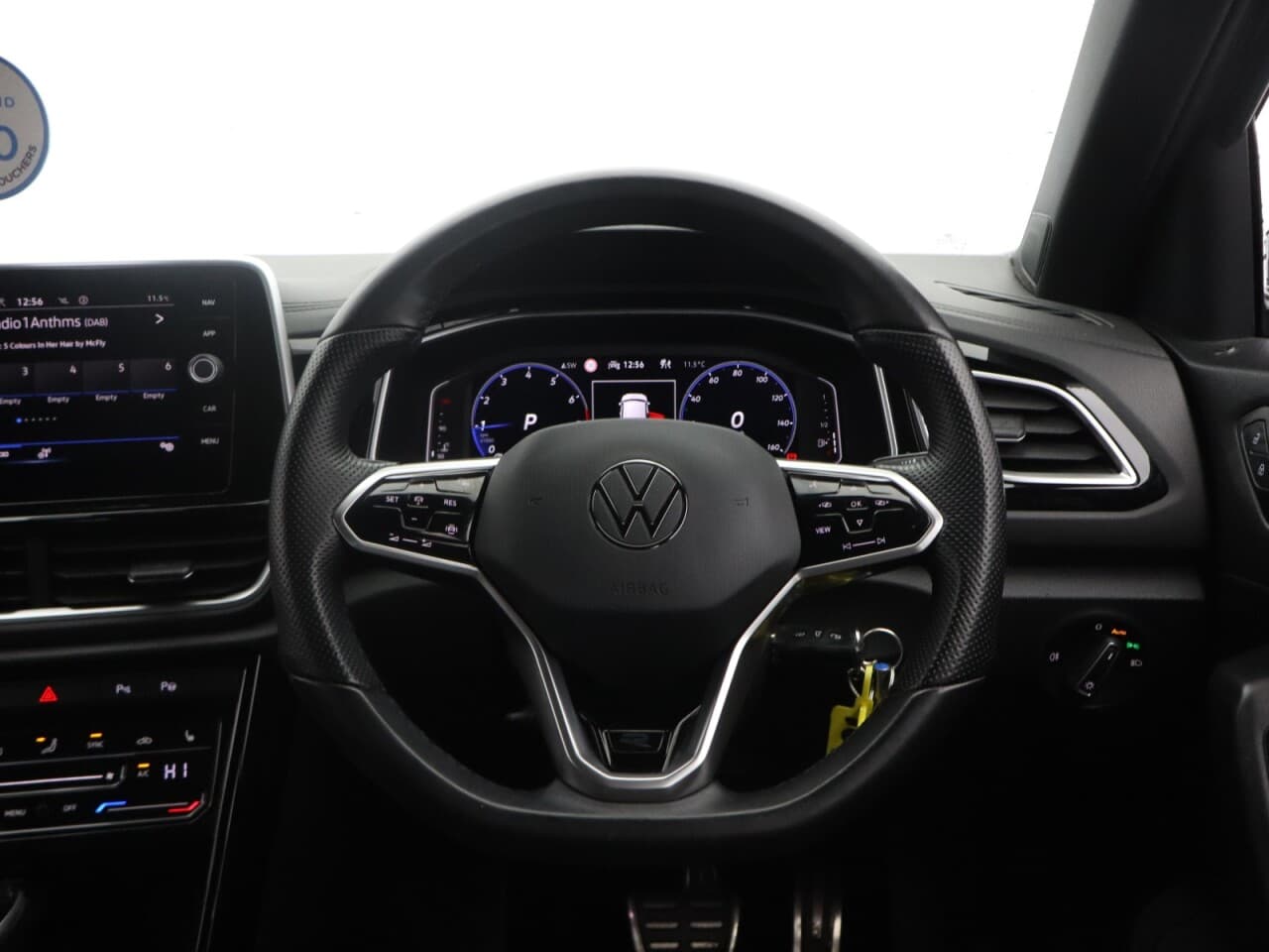 Volkswagen T-Roc 1.5 TSI R-Line — image 15