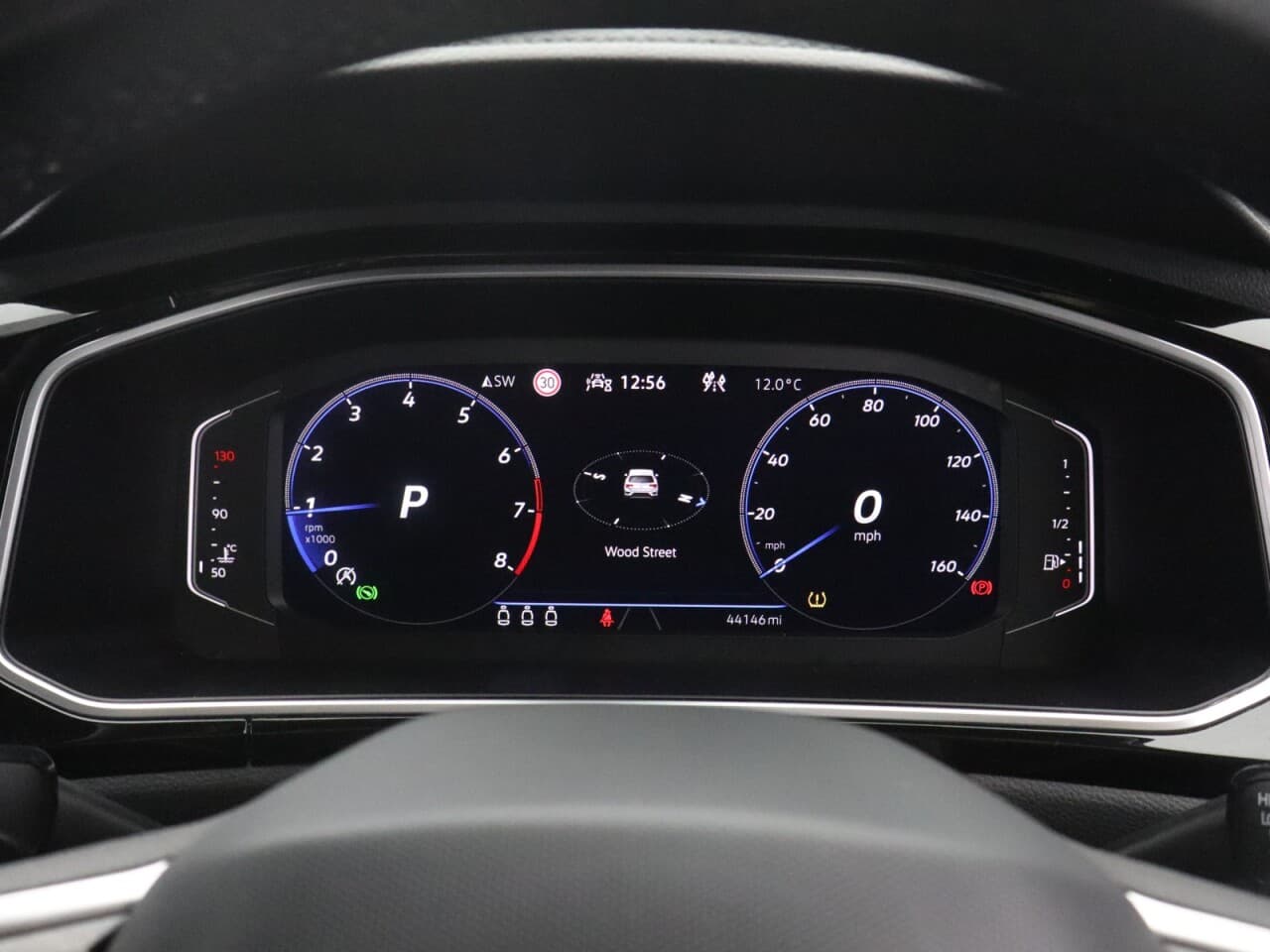 Volkswagen T-Roc 1.5 TSI R-Line — image 22