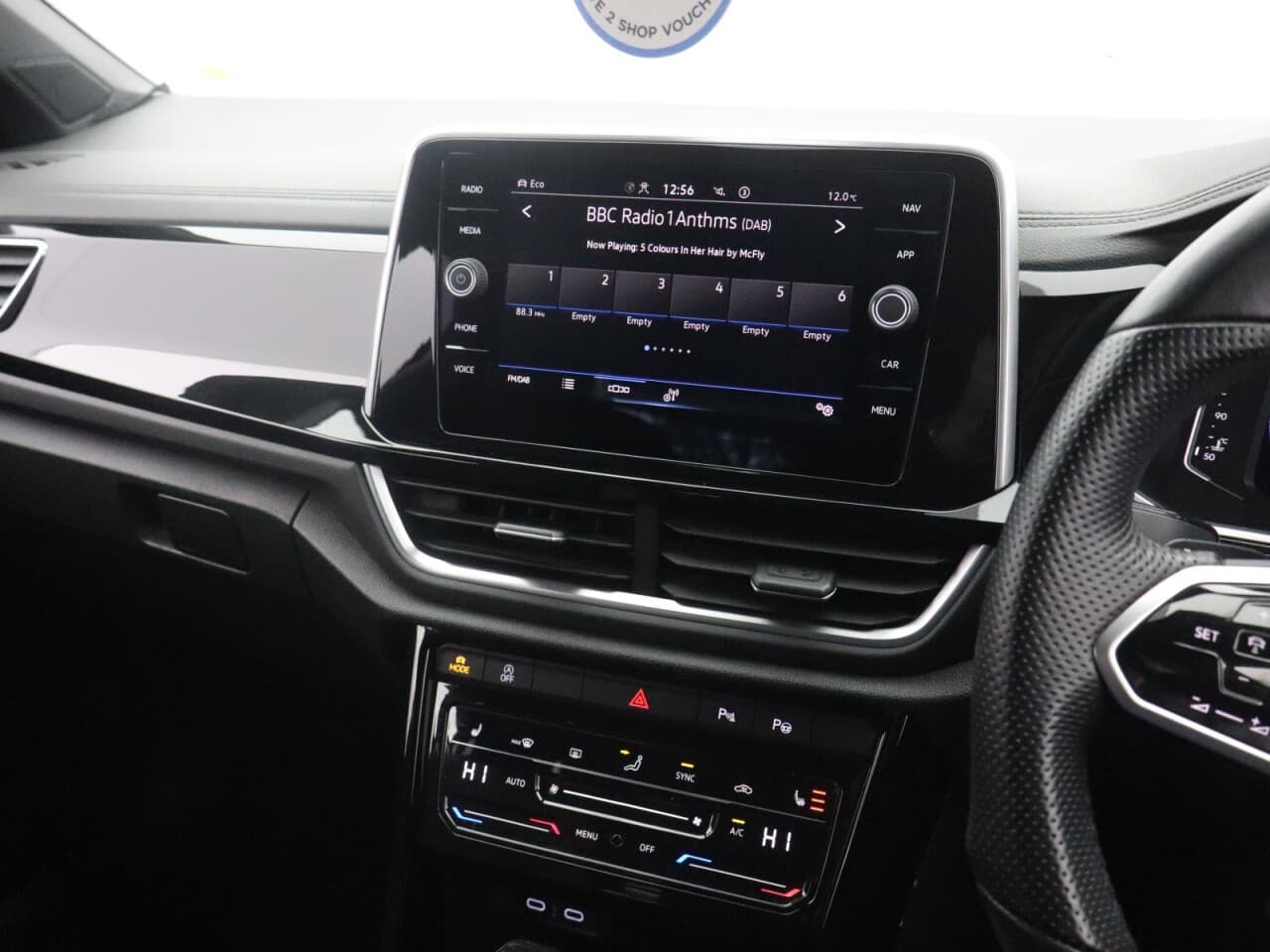 Volkswagen T-Roc 1.5 TSI R-Line — image 23