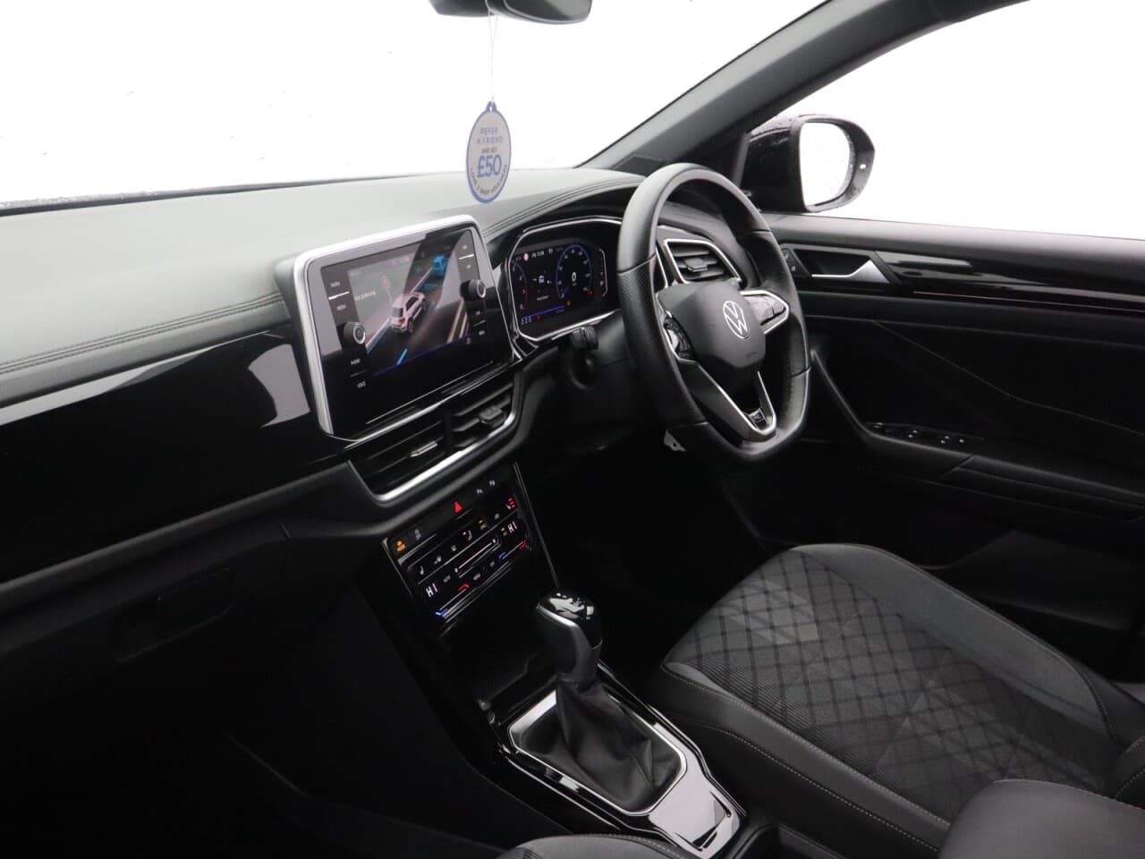 Volkswagen T-Roc 1.5 TSI R-Line — image 50