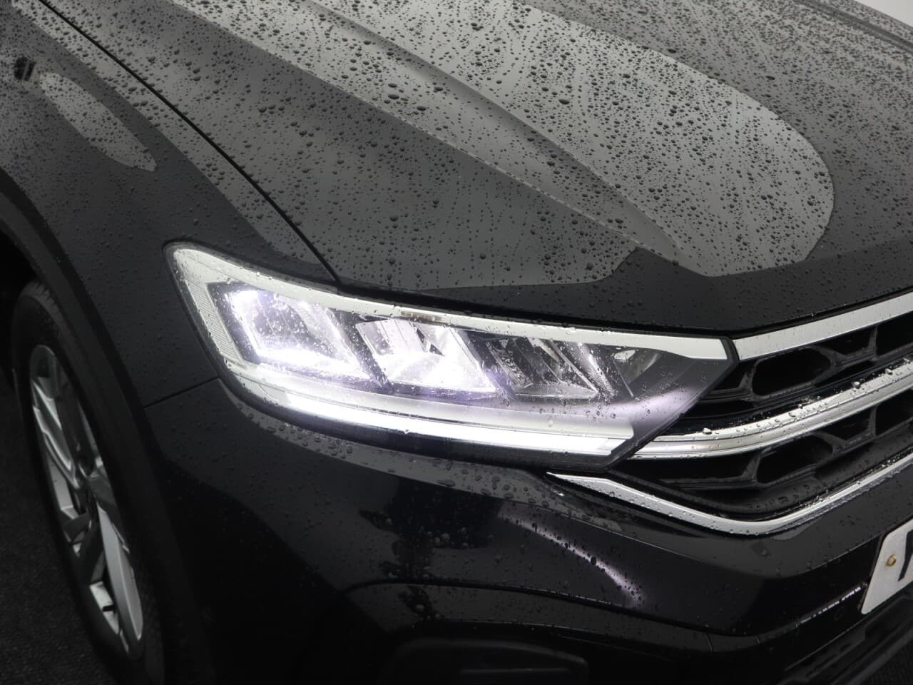 Volkswagen T-Roc 1.5 TSI R-Line — image 58