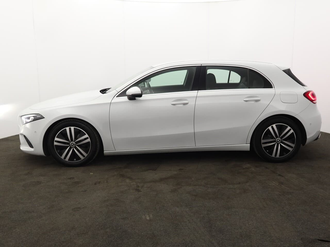 Mercedes-Benz A Class 1.3 A180 Sport (Executive) — image 6