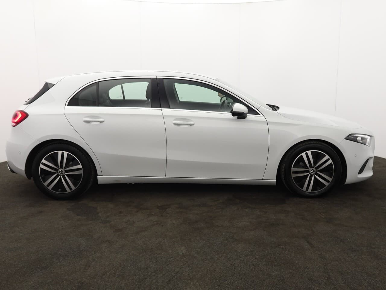 Mercedes-Benz A Class 1.3 A180 Sport (Executive) — image 11