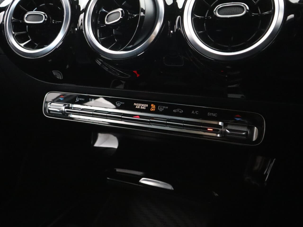 Mercedes-Benz A Class 1.3 A180 Sport (Executive) — image 27