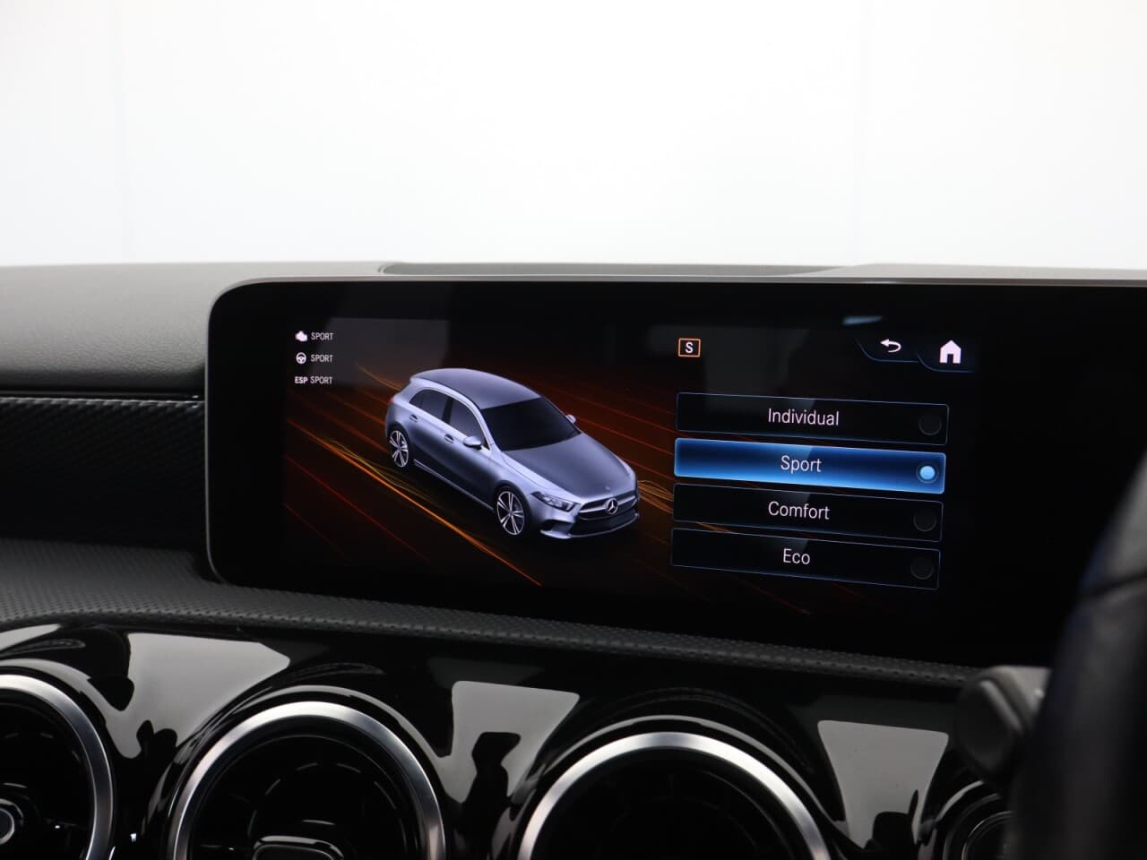 Mercedes-Benz A Class 1.3 A180 Sport (Executive) — image 34