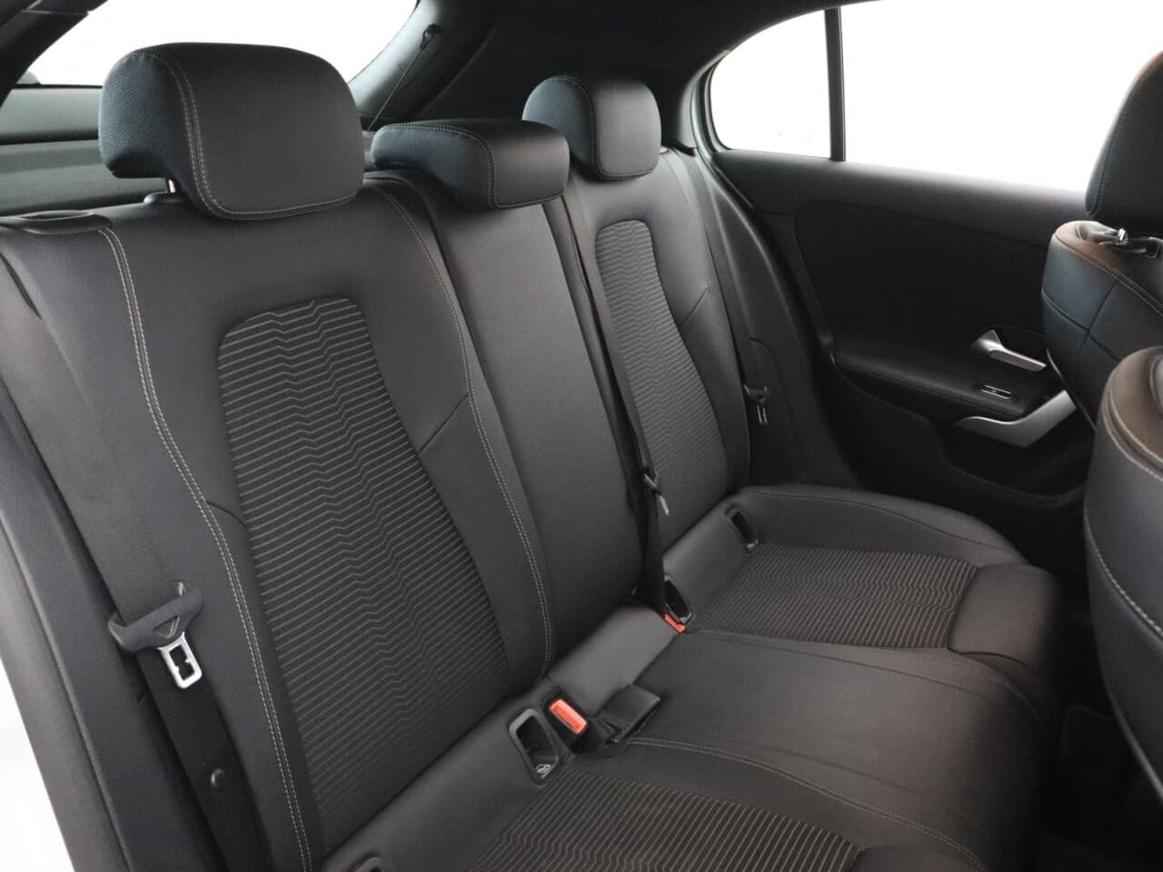 Mercedes-Benz A Class 1.3 A180 Sport (Executive) — image 44