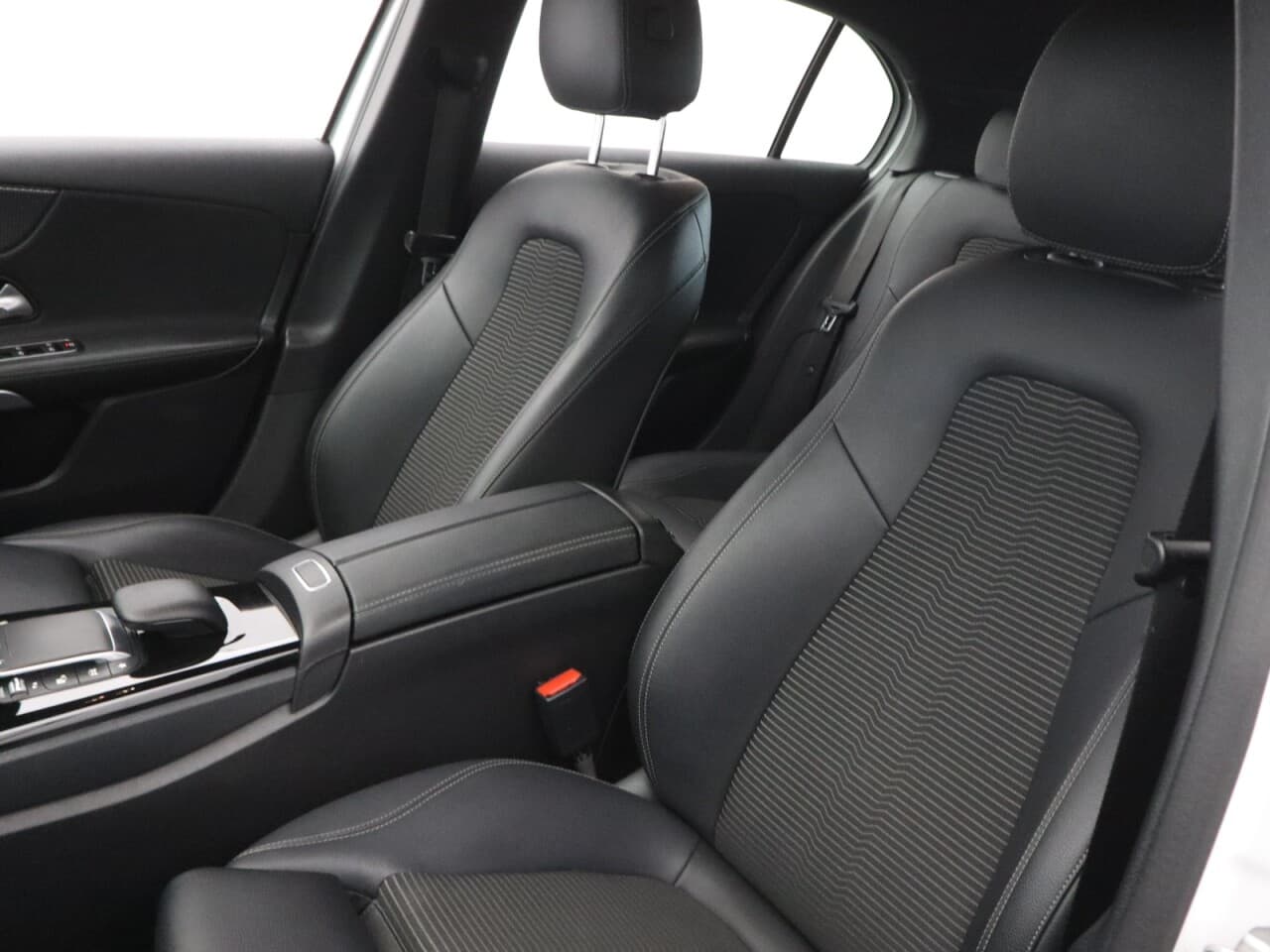 Mercedes-Benz A Class 1.3 A180 Sport (Executive) — image 43