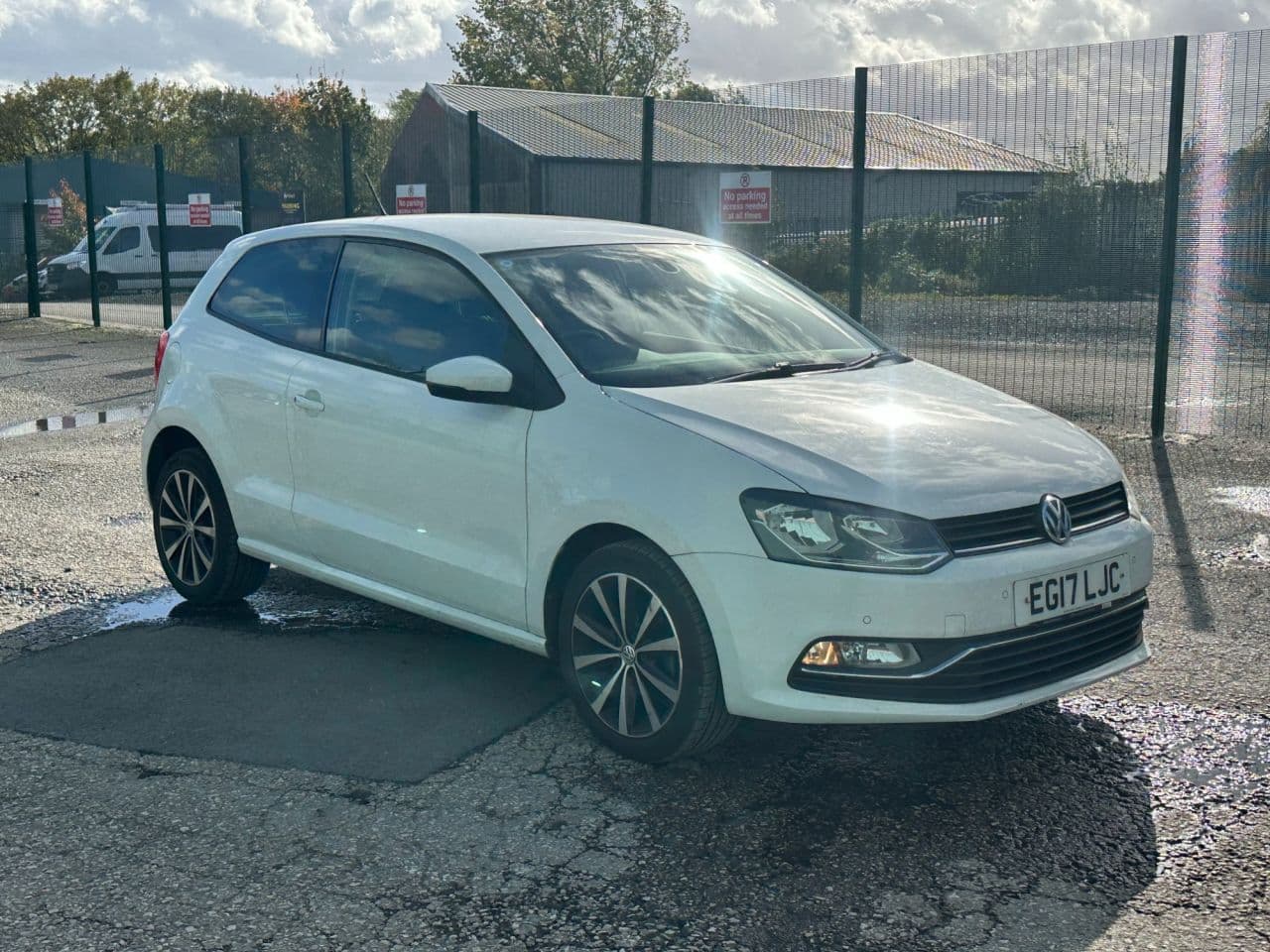 Volkswagen Polo 1.0 Match Edition view 1
