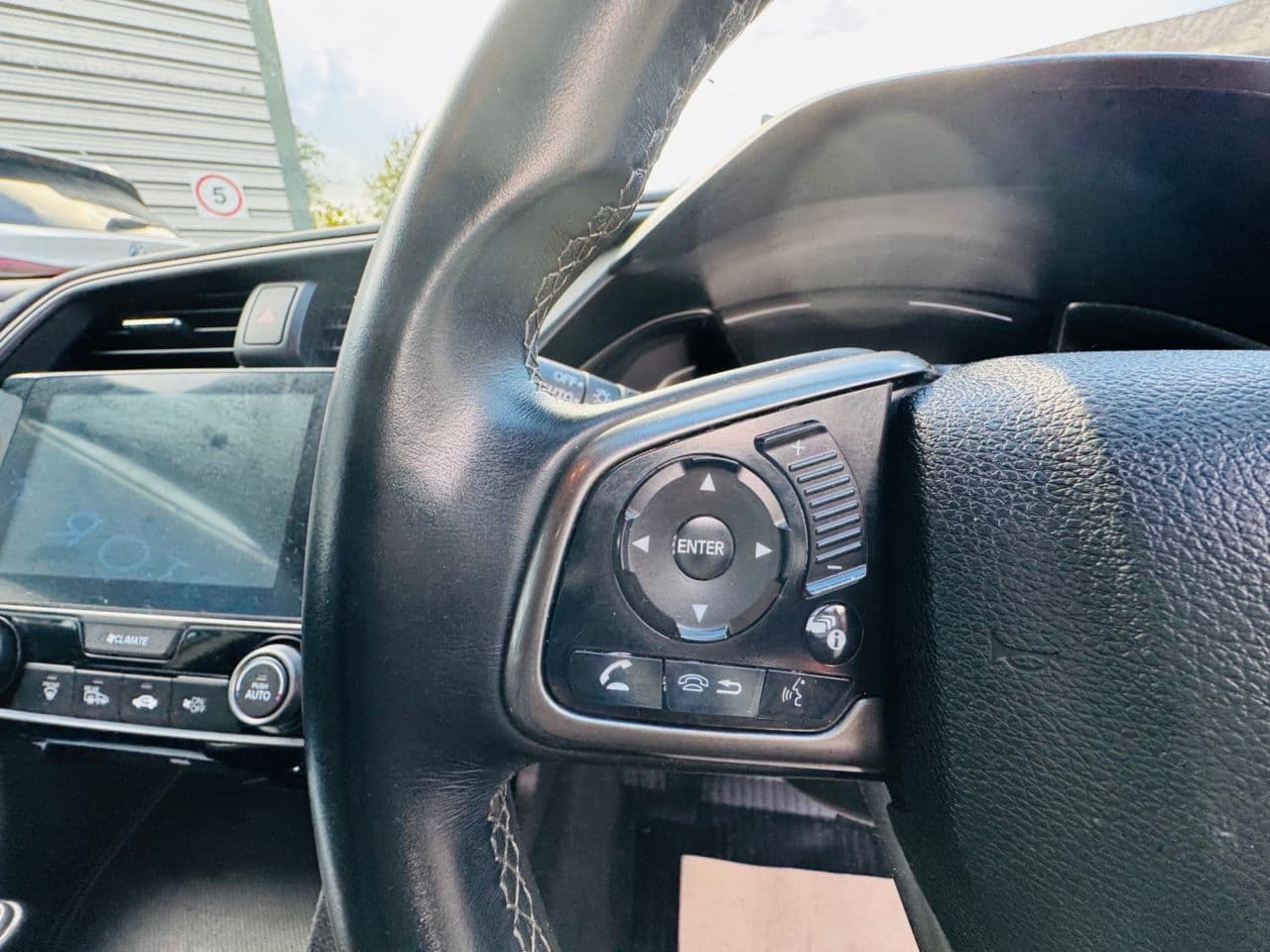 Honda Civic 1.6 i-DTEC SR — image 21