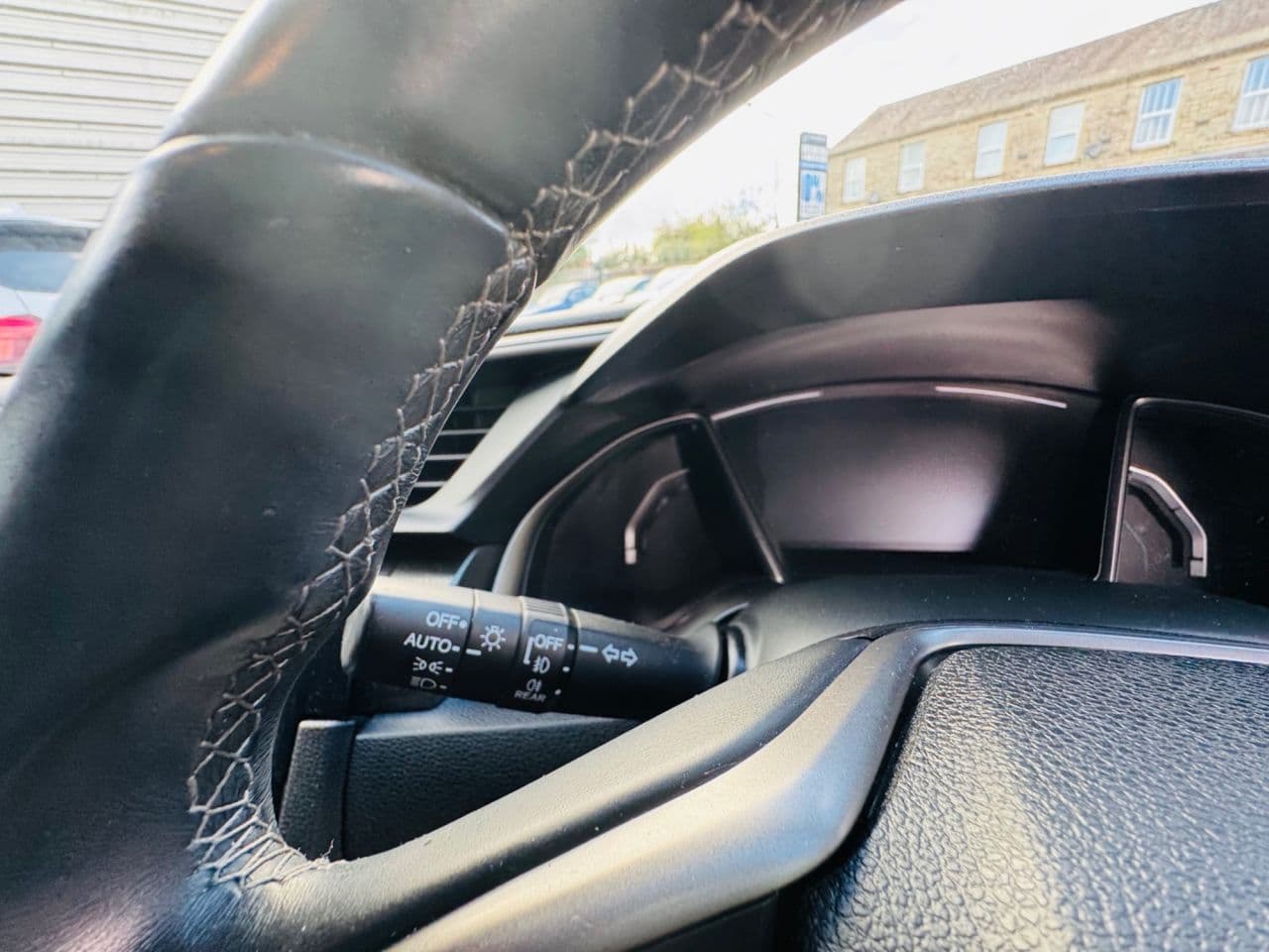 Honda Civic 1.6 i-DTEC SR — image 22