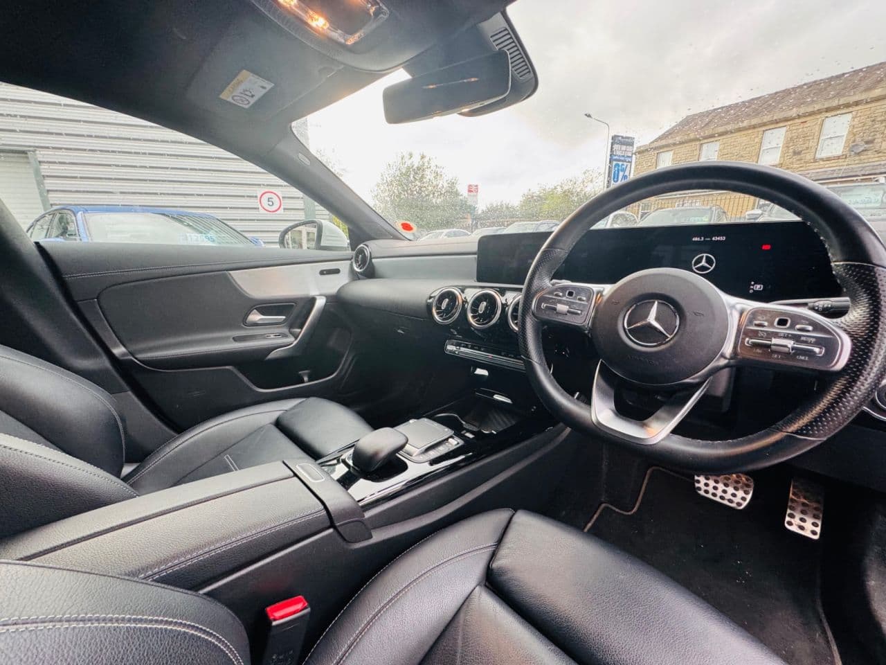 Mercedes-Benz Cla 1.3 CLA200 AMG Line — image 10