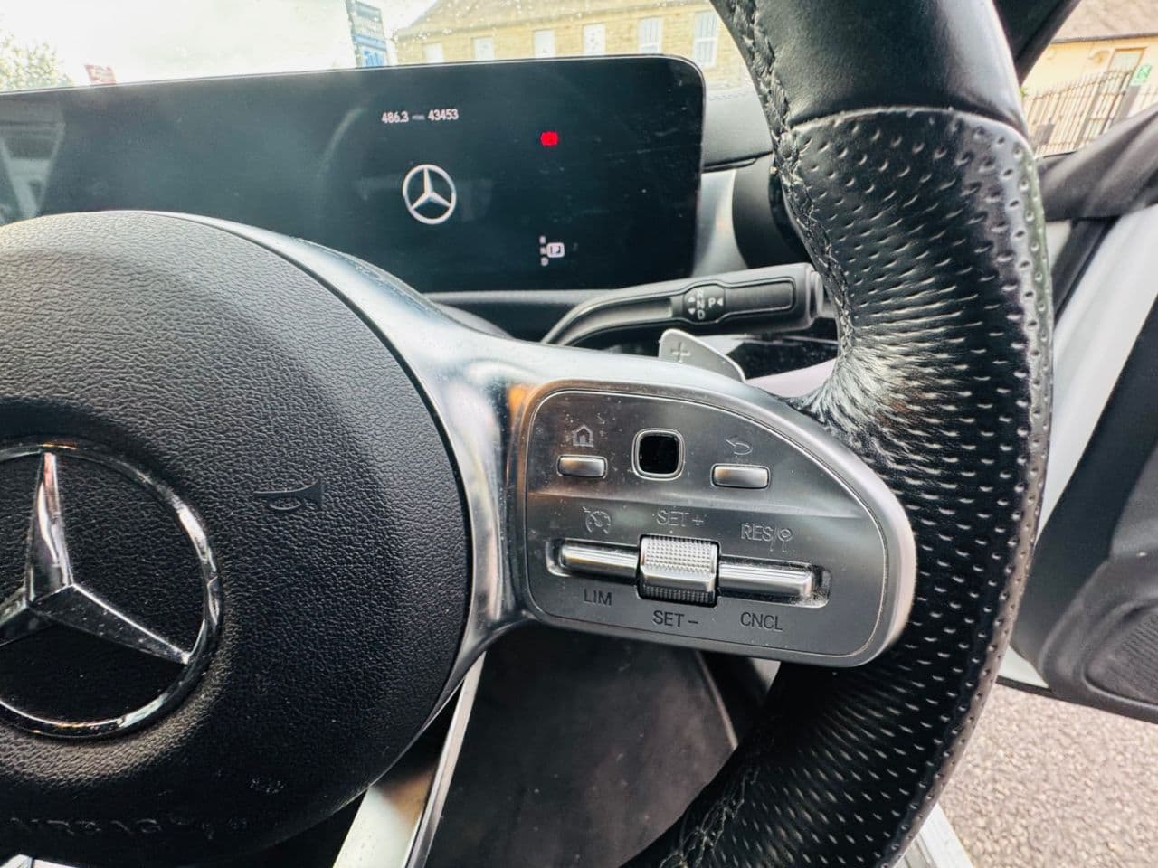 Mercedes-Benz Cla 1.3 CLA200 AMG Line — image 15