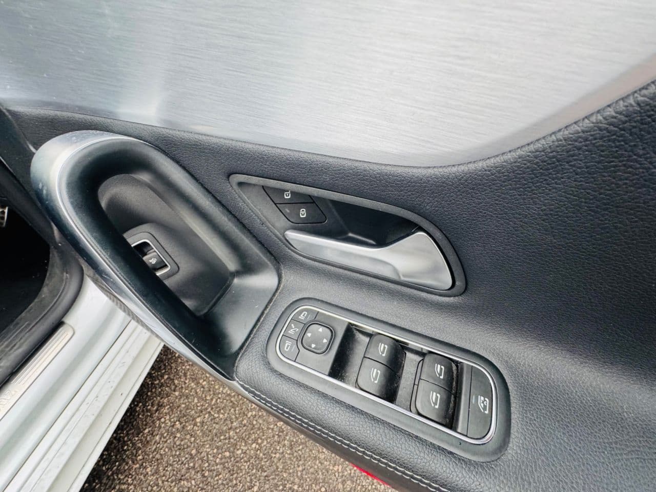 Mercedes-Benz Cla 1.3 CLA200 AMG Line — image 17