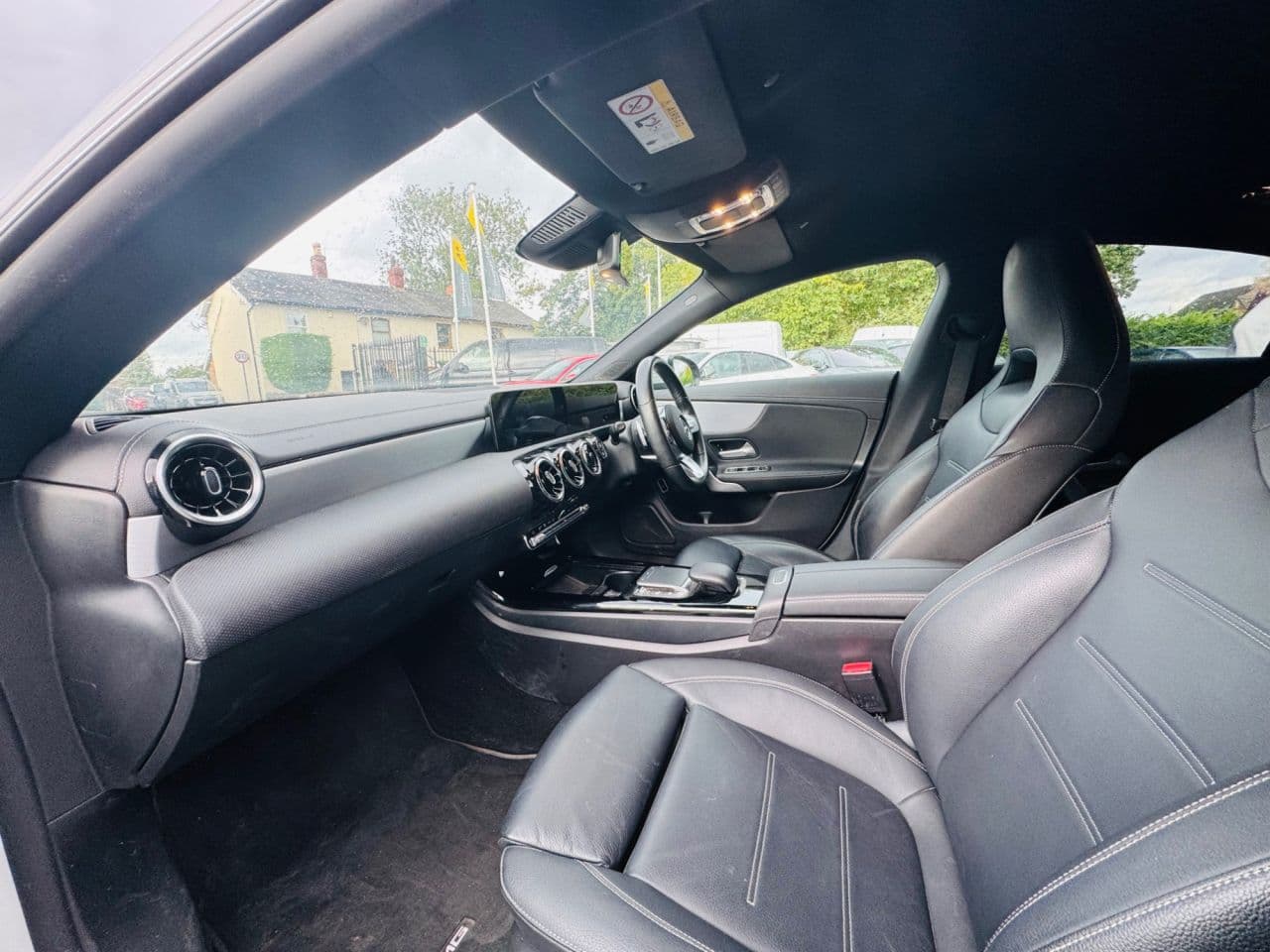 Mercedes-Benz Cla 1.3 CLA200 AMG Line — image 22