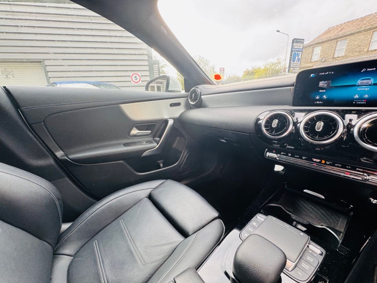 Mercedes-Benz Cla 1.3 CLA200 AMG Line — image 33