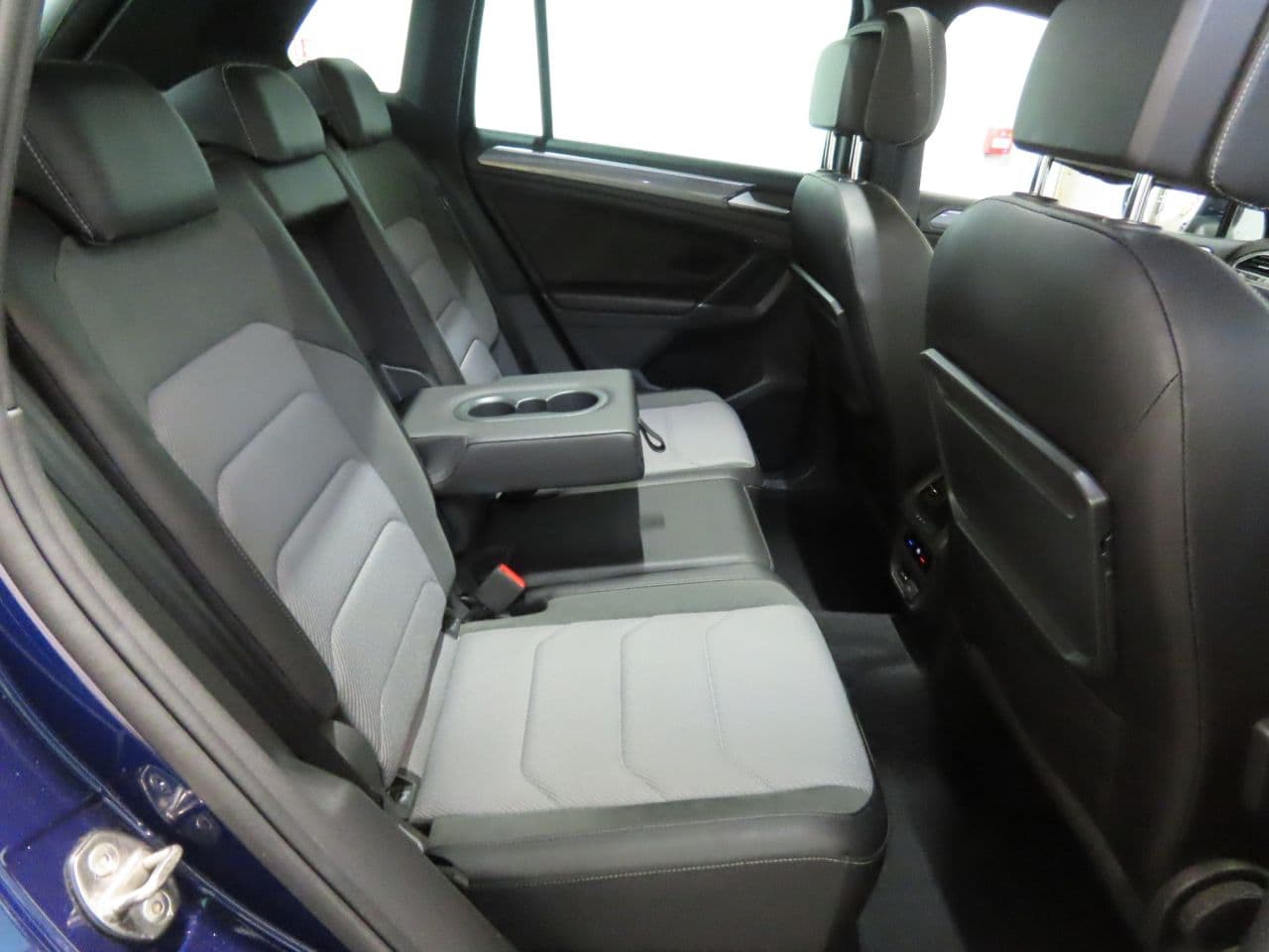Volkswagen Tiguan 2.0 TDI R-Line — image 12