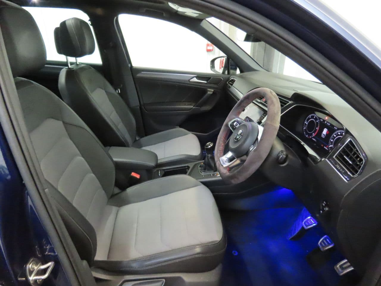 Volkswagen Tiguan 2.0 TDI R-Line — image 8