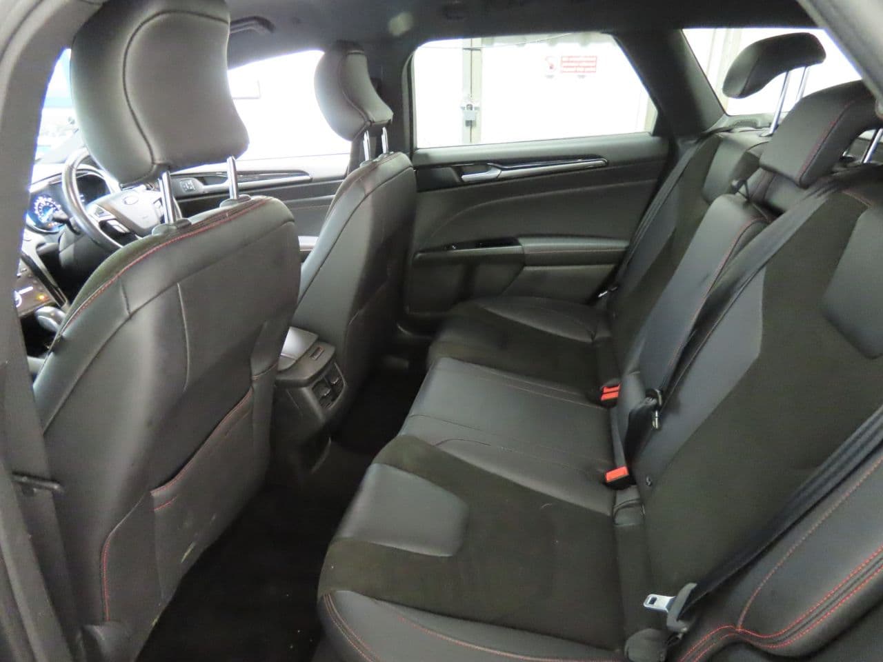 Ford Mondeo 2.0 TiVCT ST-Line Edition — image 11