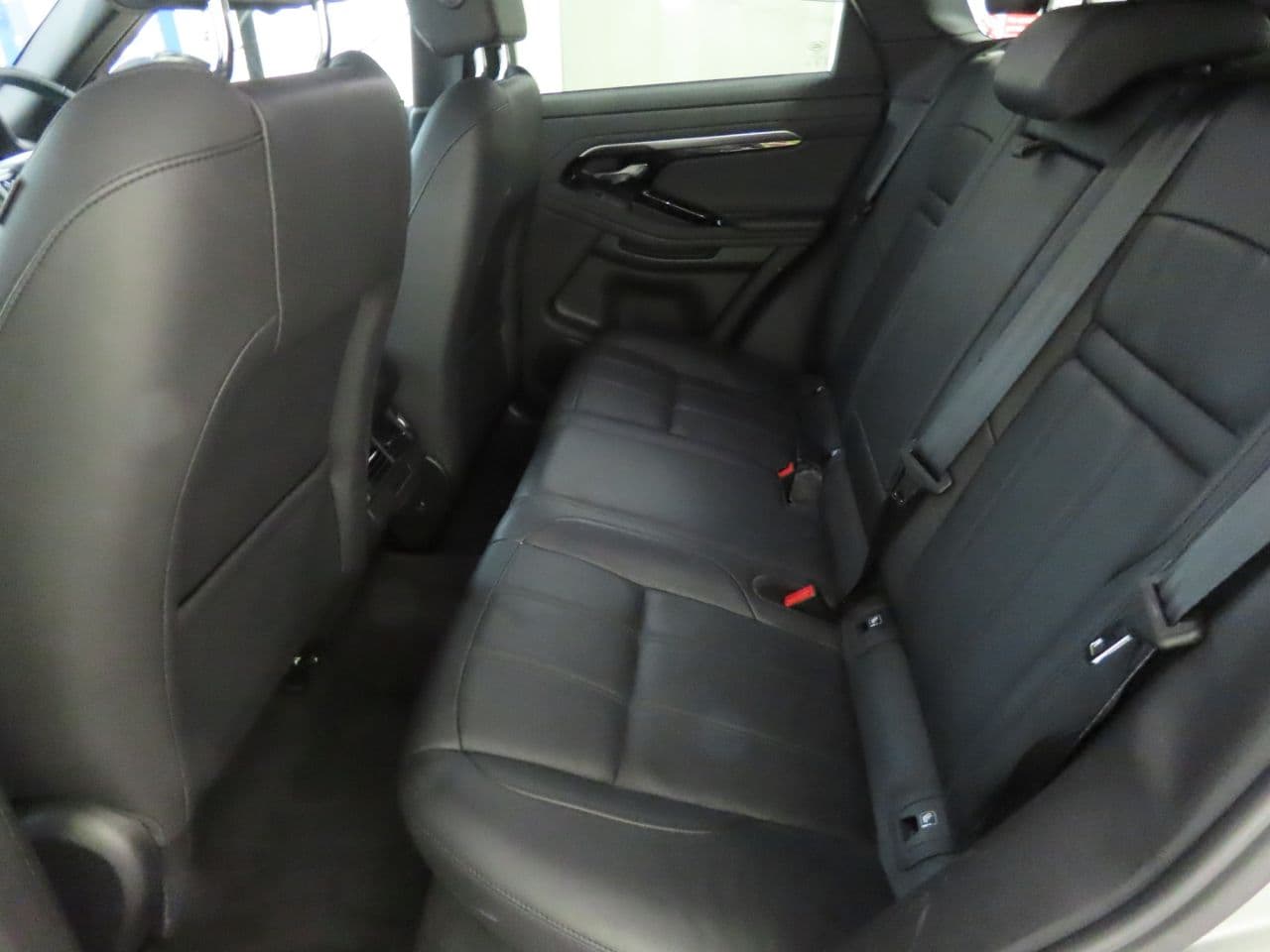 Land Rover Range Rover Evoque 2.0 P200 MHEV R-Dynamic S — image 10