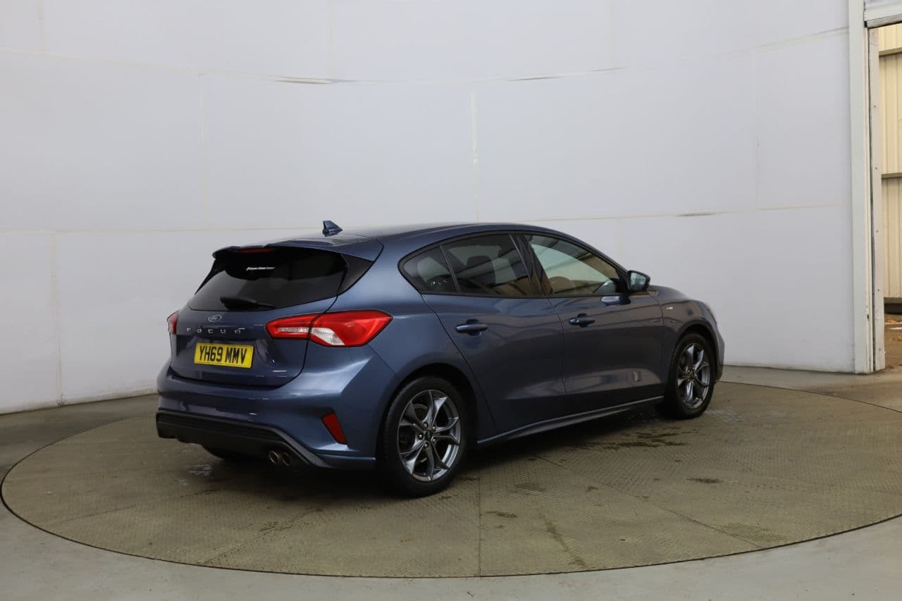 Ford Focus 1.0T EcoBoost ST-Line — image 7