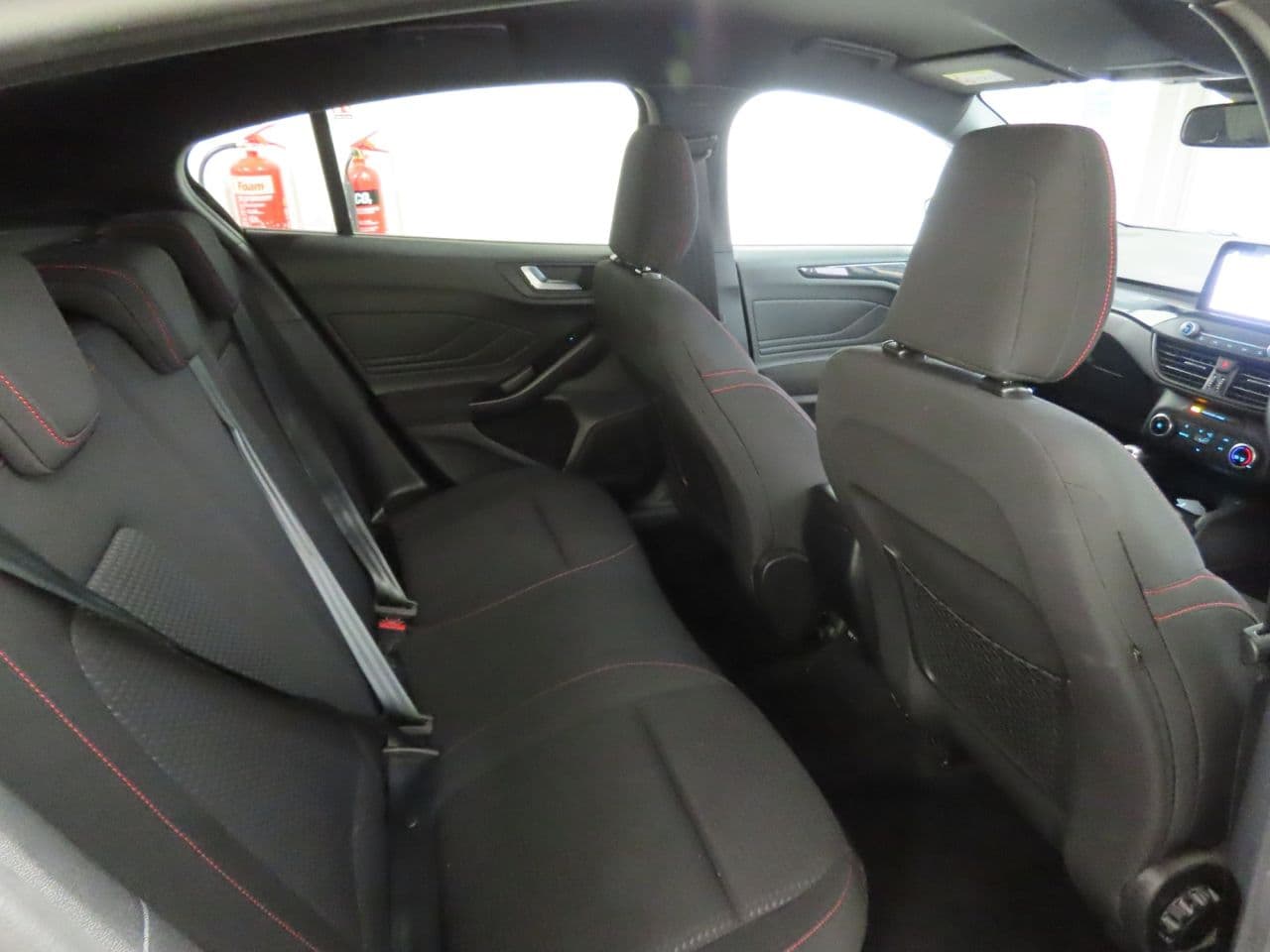 Ford Focus 1.0T EcoBoost ST-Line — image 10