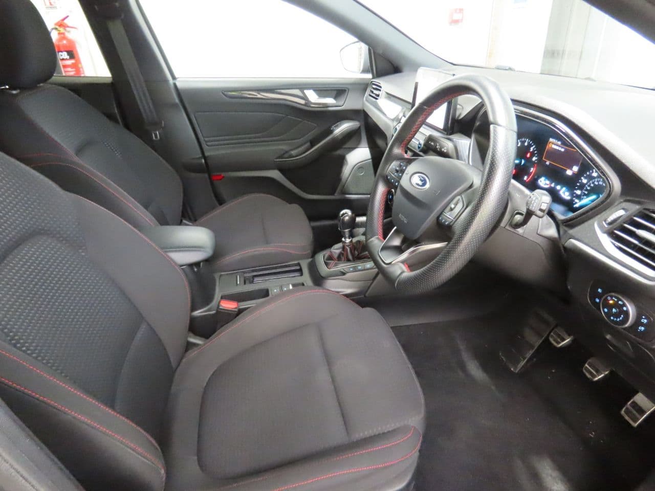 Ford Focus 1.0T EcoBoost ST-Line — image 8