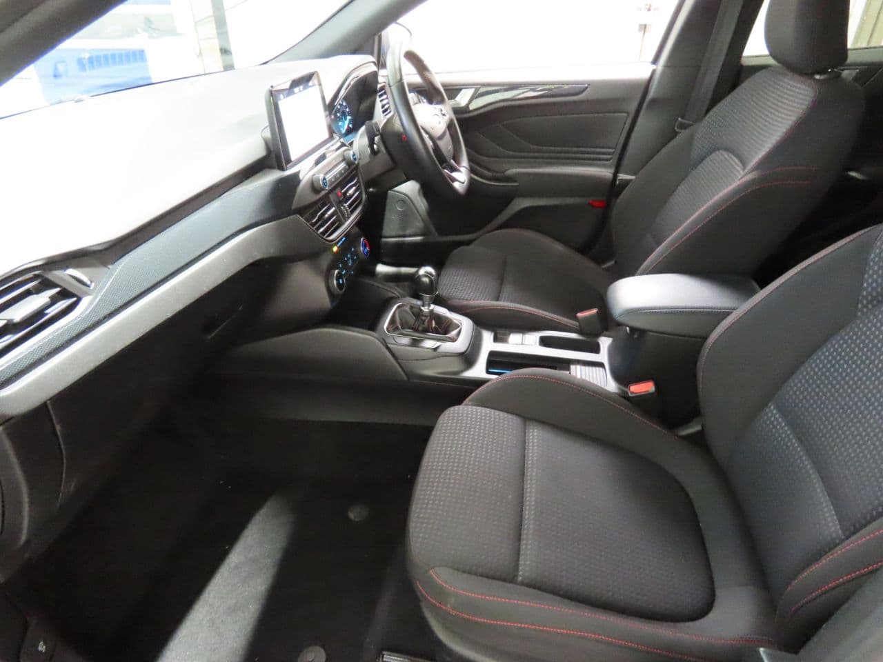 Ford Focus 1.0T EcoBoost ST-Line — image 12