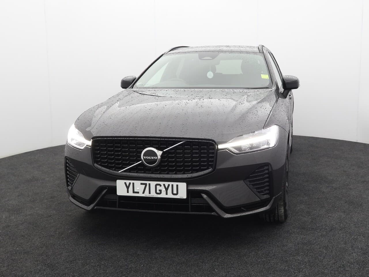 Volvo XC60 2.0 B4 MHEV R-Design — image 4