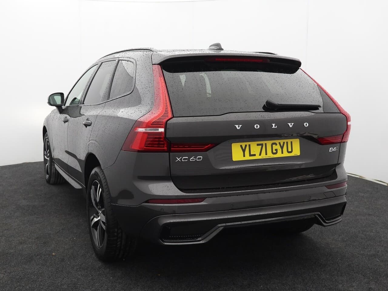 Volvo XC60 2.0 B4 MHEV R-Design — image 8