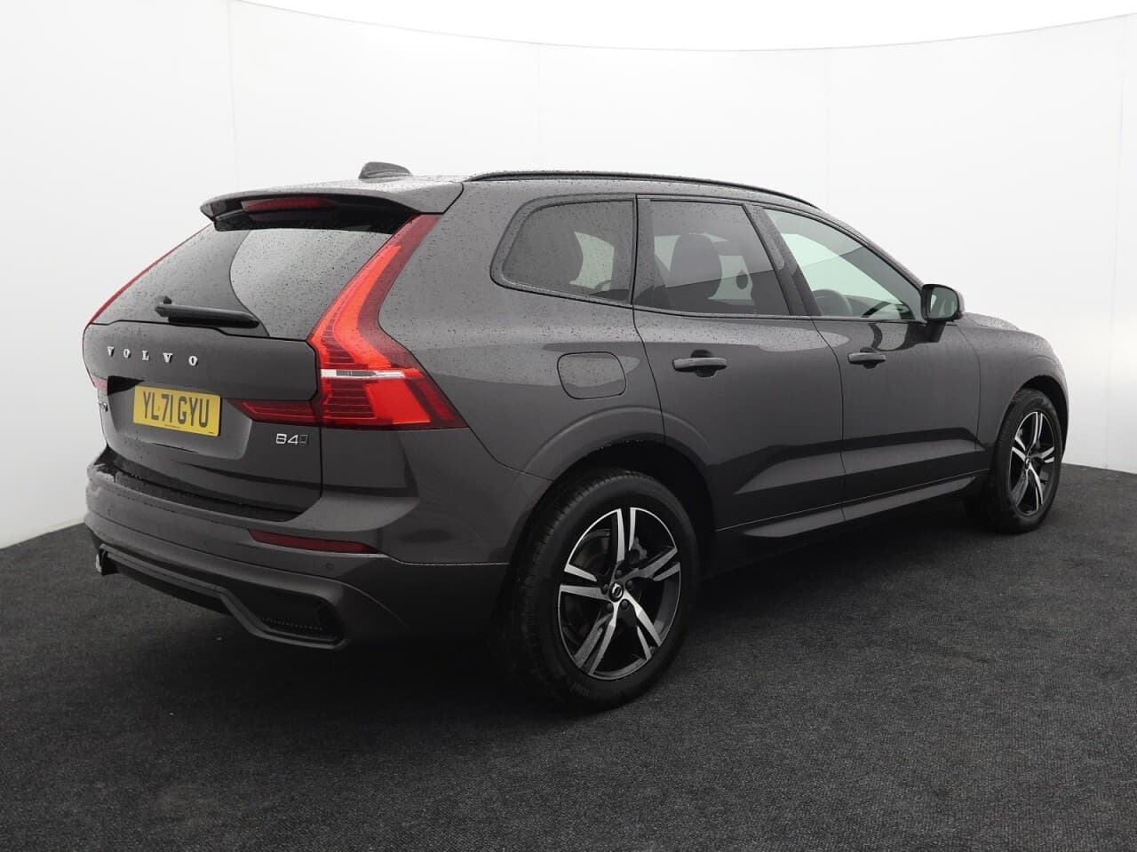 Volvo XC60 2.0 B4 MHEV R-Design — image 10