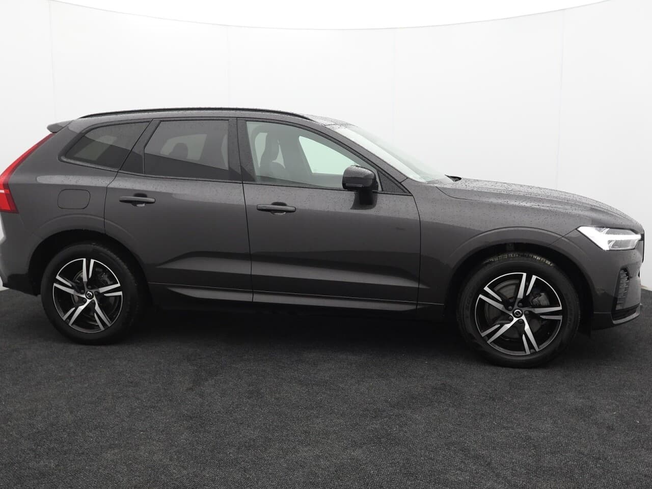 Volvo XC60 2.0 B4 MHEV R-Design — image 11