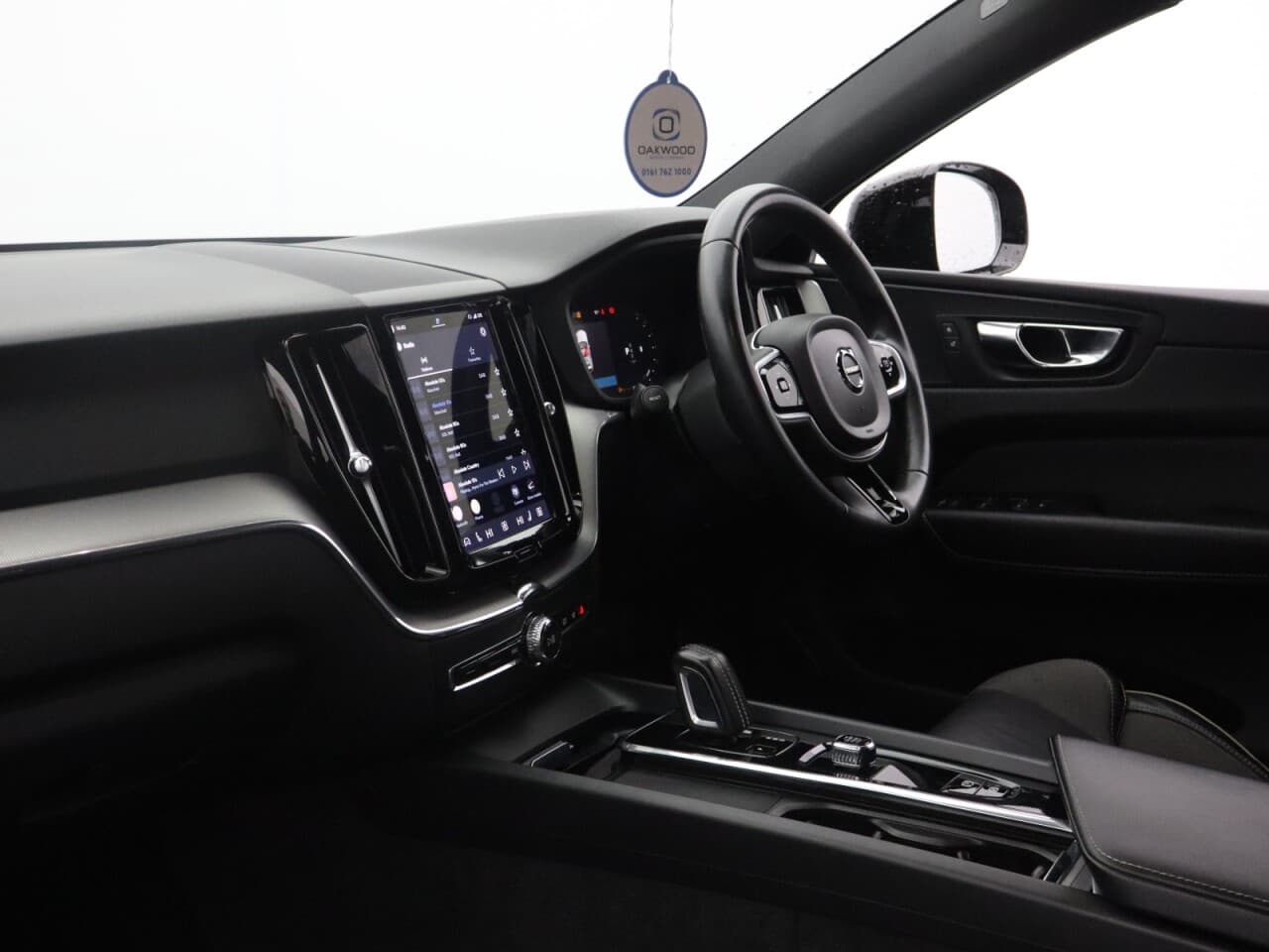 Volvo XC60 2.0 B4 MHEV R-Design — image 48