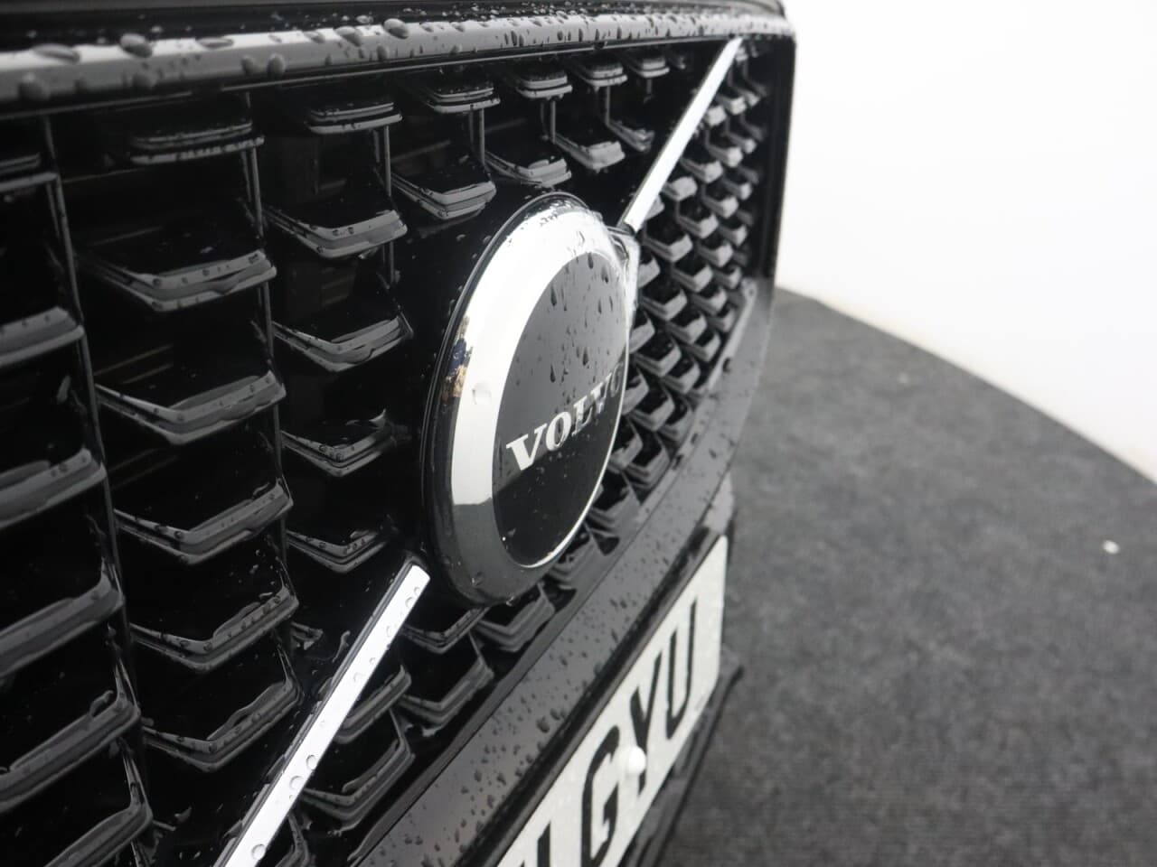 Volvo XC60 2.0 B4 MHEV R-Design — image 55