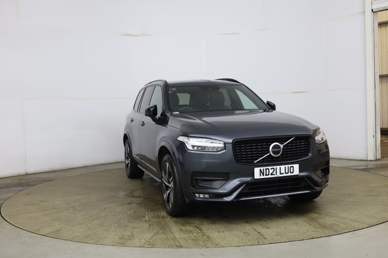 Volvo XC90 2.0 B5 MHEV R-Design view 1