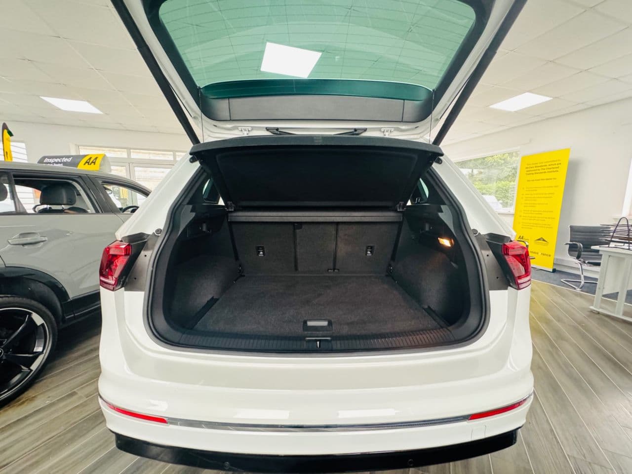 Volkswagen Tiguan 2.0 TDI R-Line Tech — image 11
