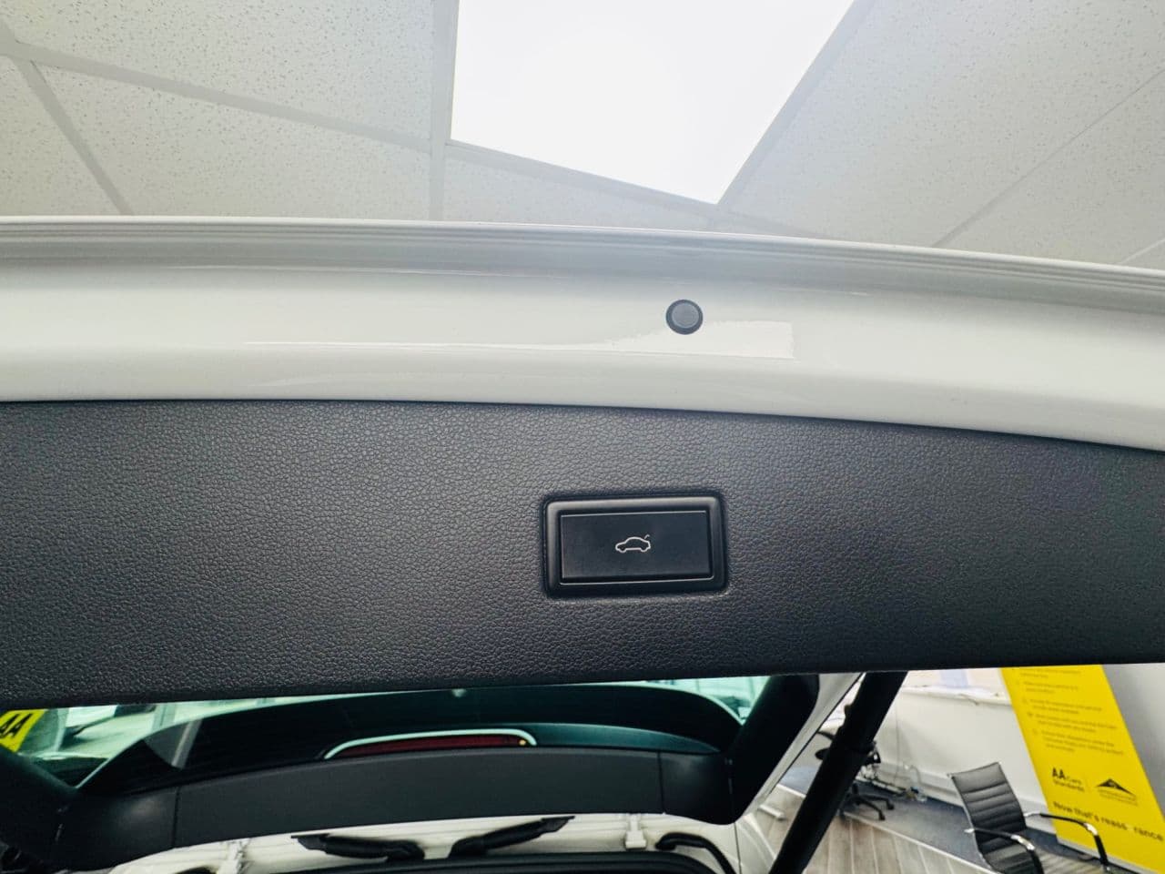 Volkswagen Tiguan 2.0 TDI R-Line Tech — image 12