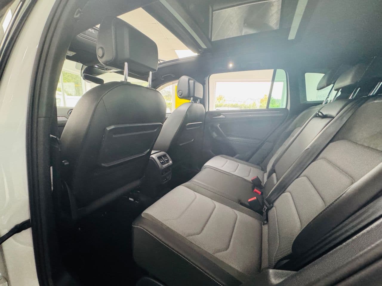 Volkswagen Tiguan 2.0 TDI R-Line Tech — image 16
